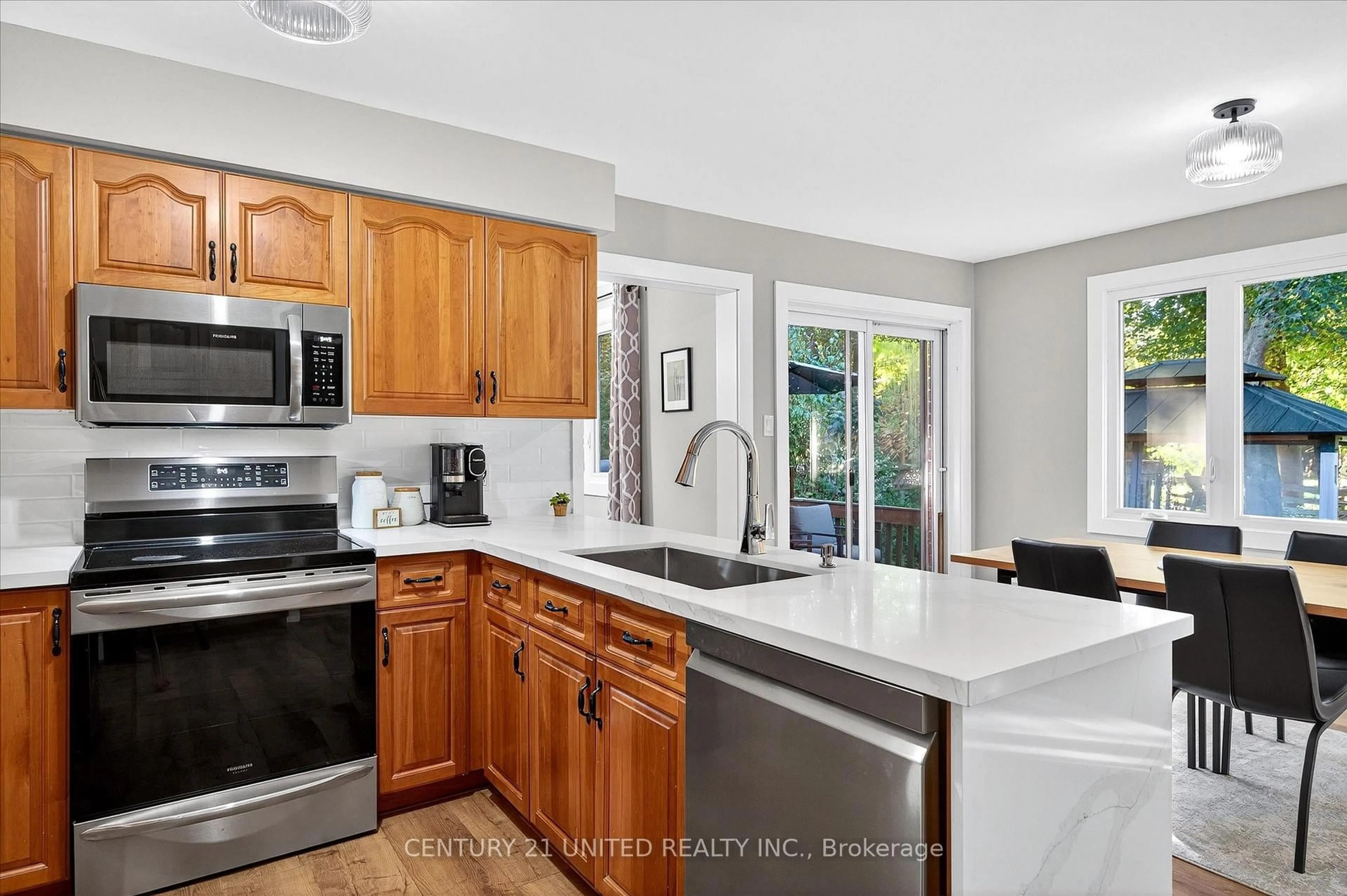 Open concept kitchen, ceramic/tile floor for 1309 Scollard Dr, Peterborough Ontario K9H 7K7