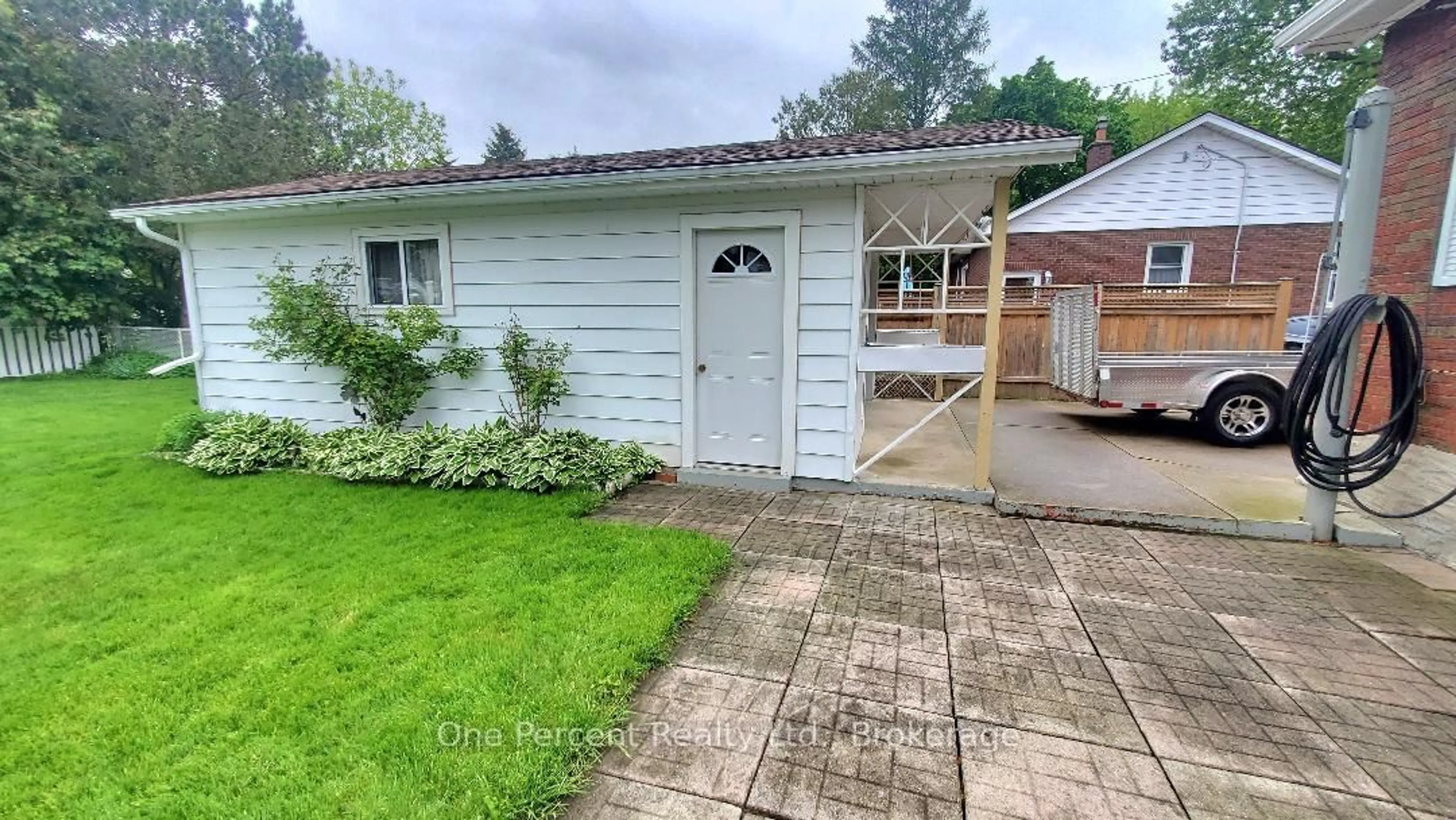 Unknown for 128 Woods St, Stratford Ontario N5A 1M4