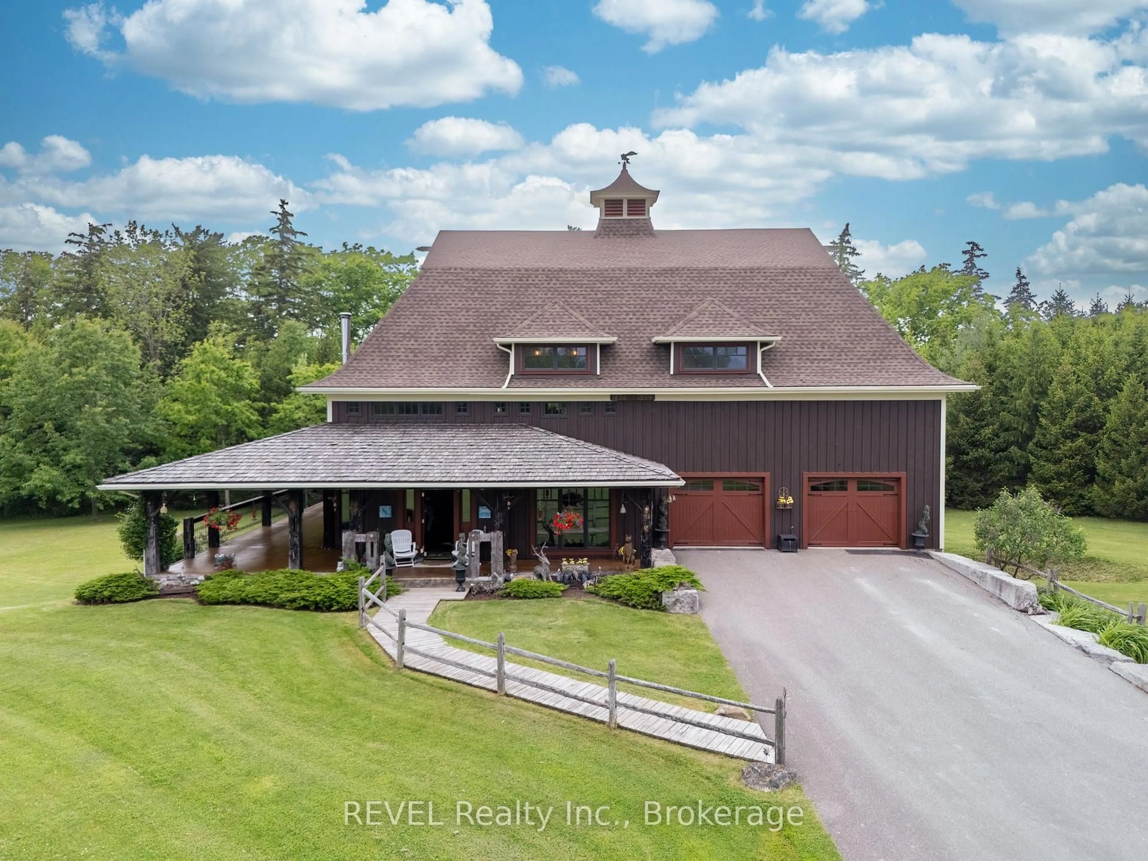 A pic from outside/outdoor area/front of a property/back of a property/a pic from drone, unknown for 3111 FAYWELL Rd, Thorold Ontario L0S 1E6