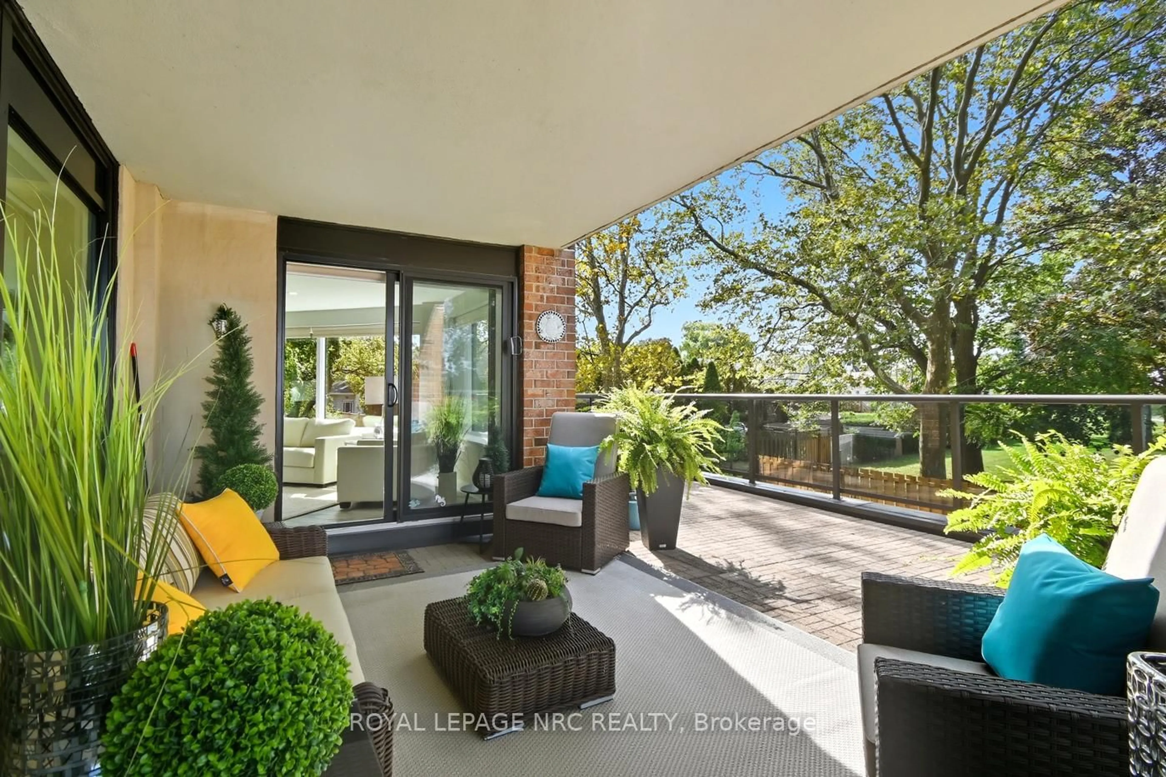 Patio, street for 701 Geneva St #2206, St. Catharines Ontario L2N 7H9