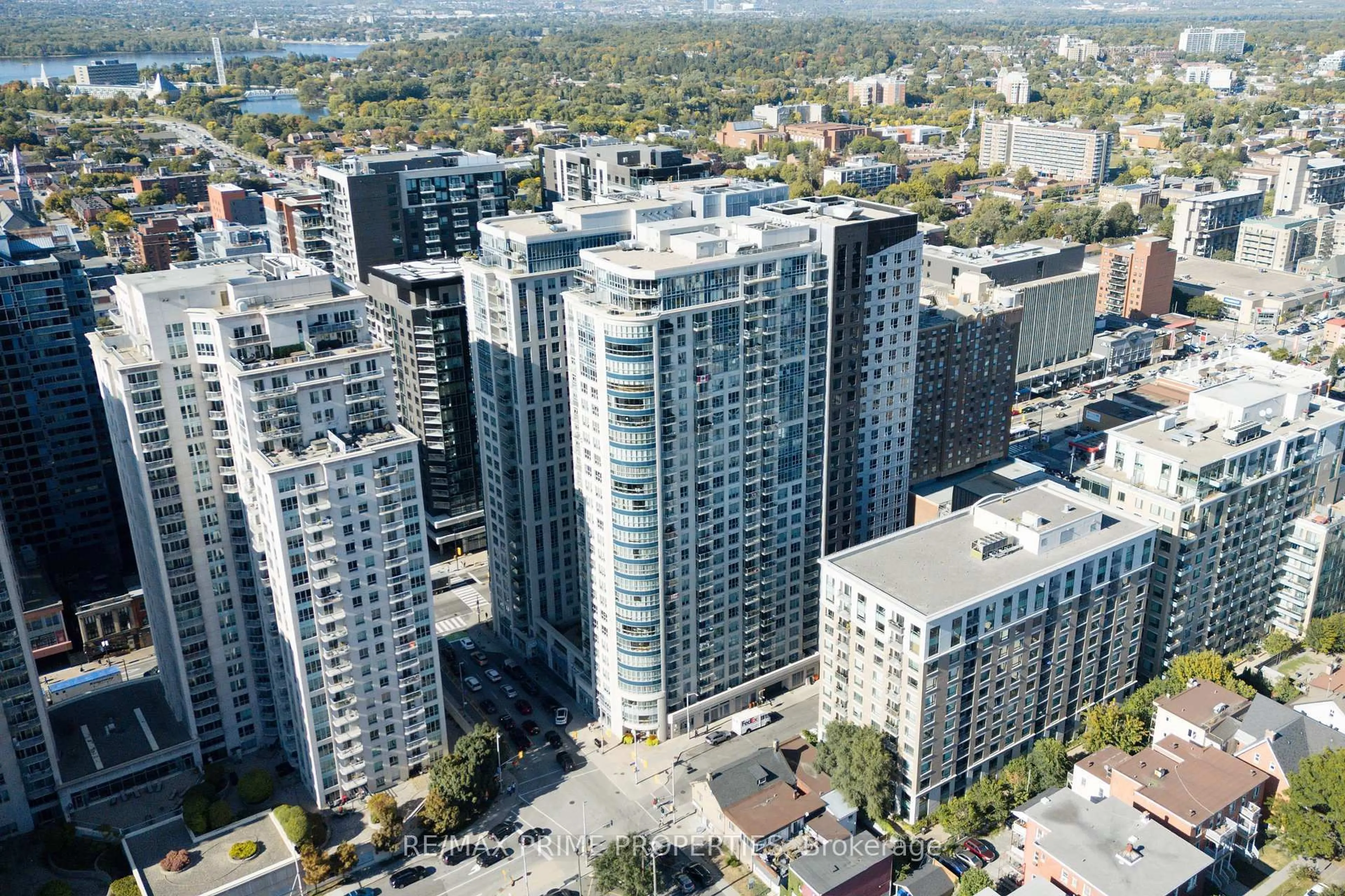 A pic from outside/outdoor area/front of a property/back of a property/a pic from drone, city buildings view from balcony for 195 Besserer St #1306, Ottawa Ontario K1N 0B6