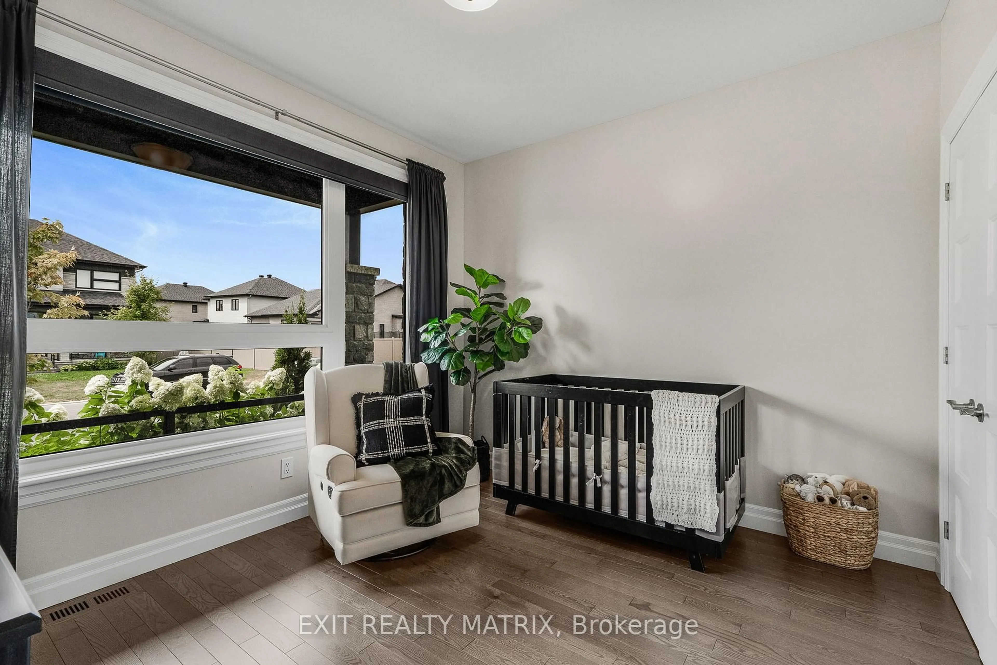 Indoor entryway for 56 Nancy St, Russell Ontario K0A 1W0