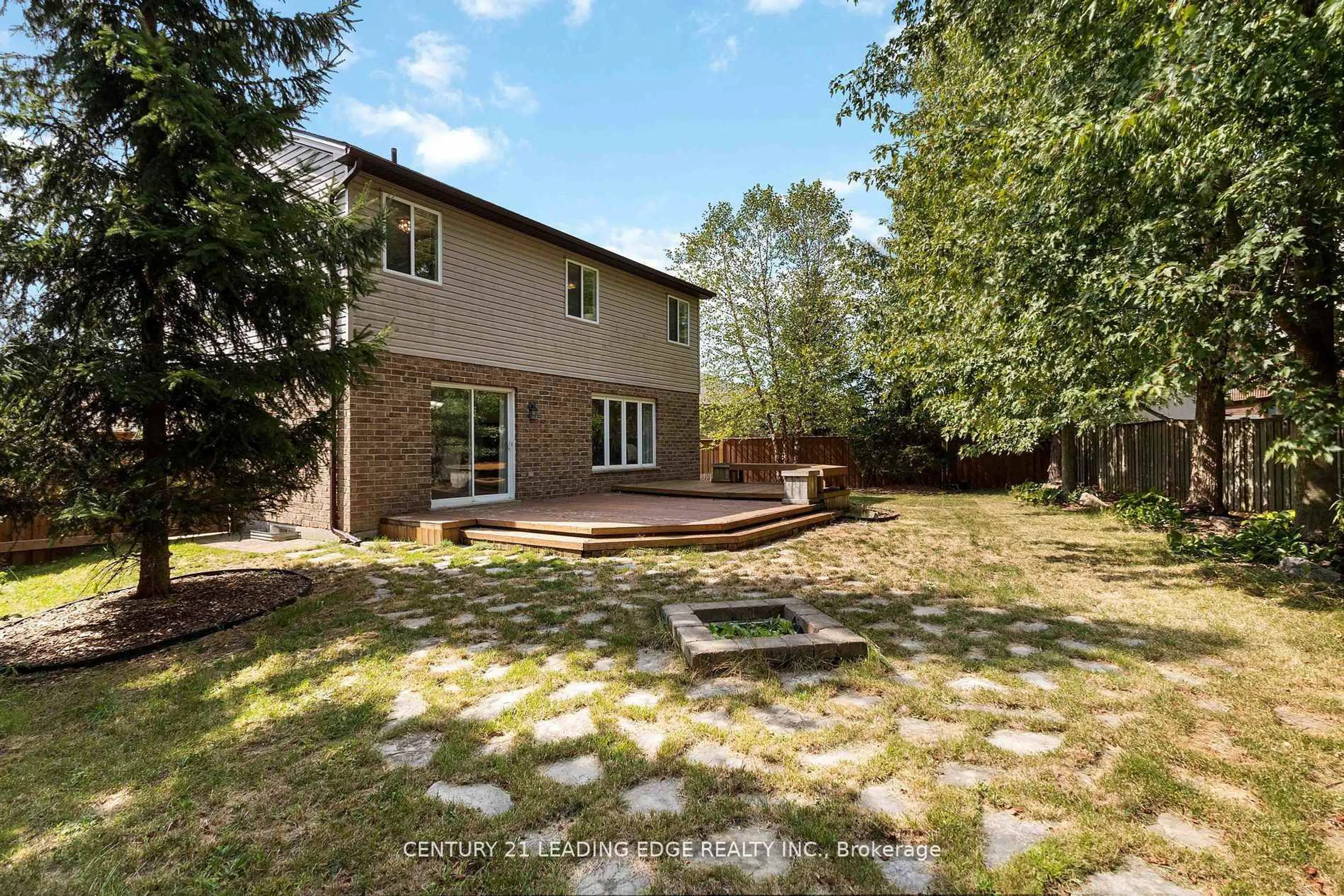 Patio, unknown for 1171 Fogerty St, London North Ontario N5X 4P3