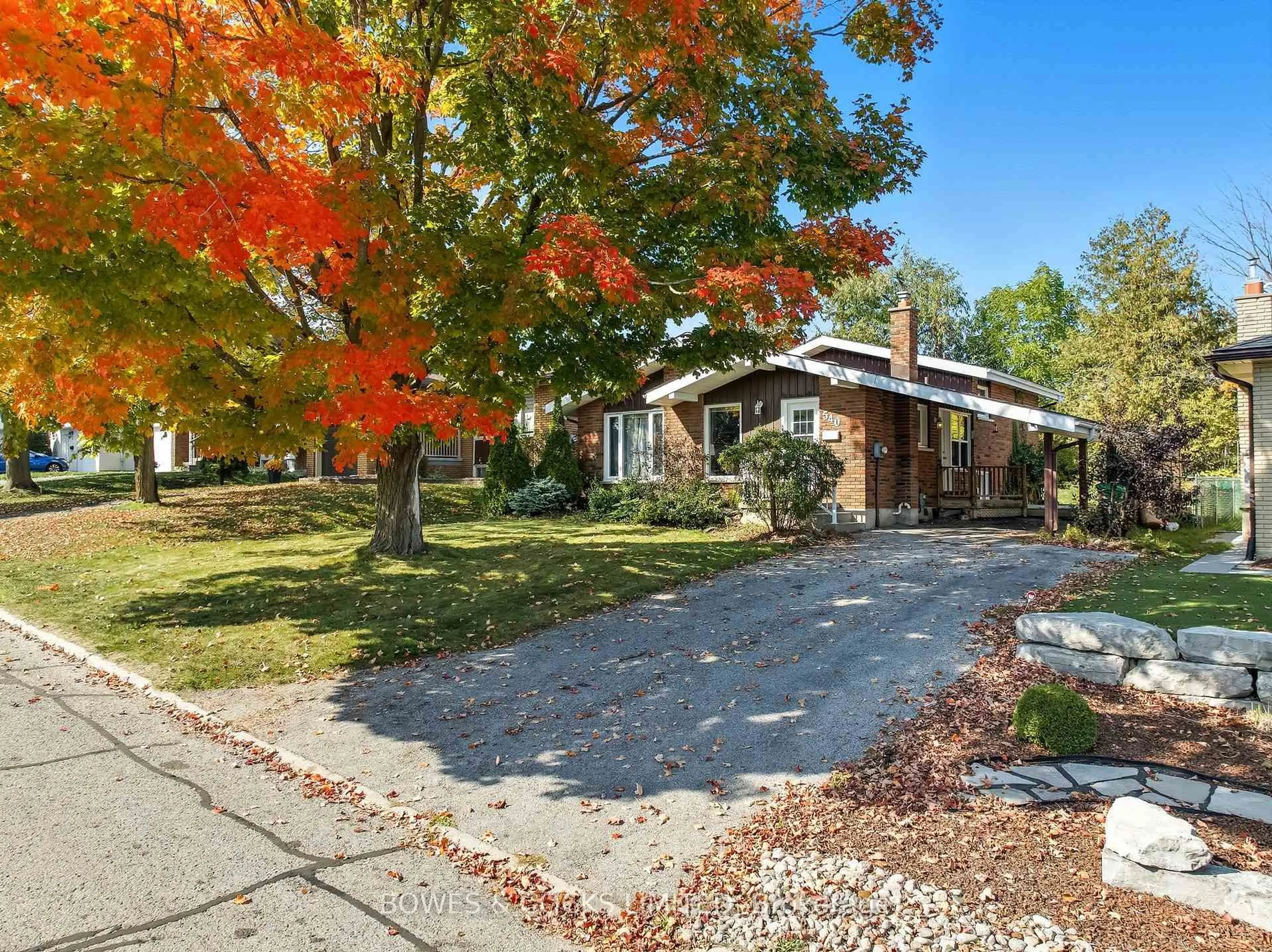 A pic from outside/outdoor area/front of a property/back of a property/a pic from drone, street for 540 Montcalm Dr, Peterborough Ontario K9H 6S7