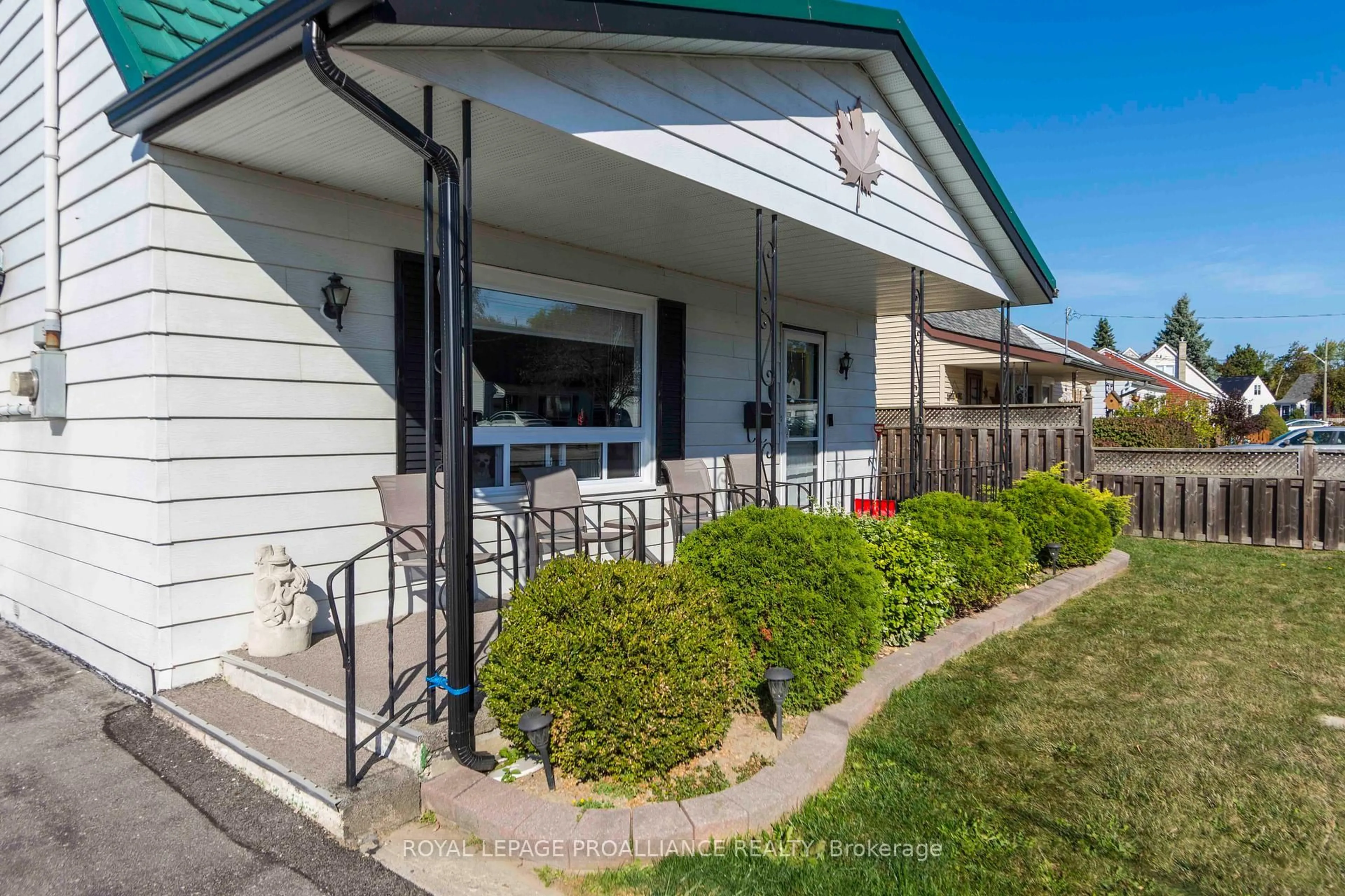 Patio, unknown for 6 Kerr Cres, Quinte West Ontario K8V 2W3