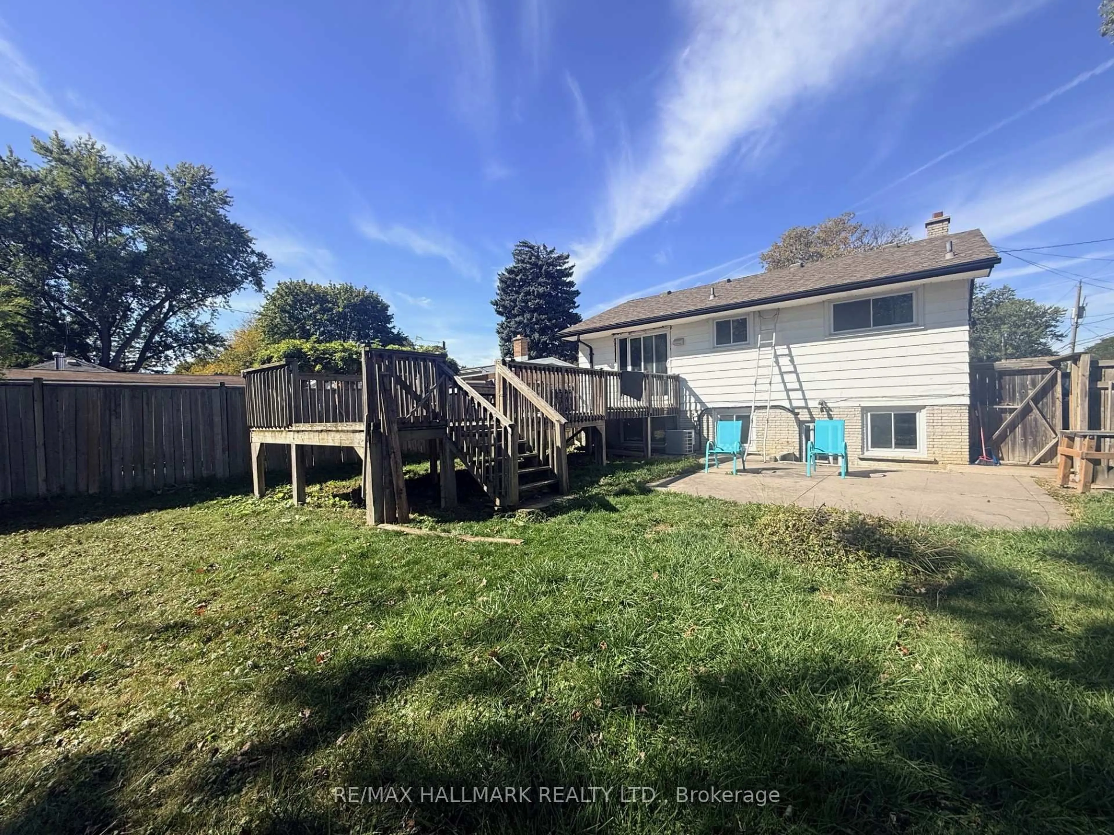 A pic from outside/outdoor area/front of a property/back of a property/a pic from drone, water/lake/river/ocean view for 1501 Villa Maria Blvd, Windsor Ontario N9G 1W3