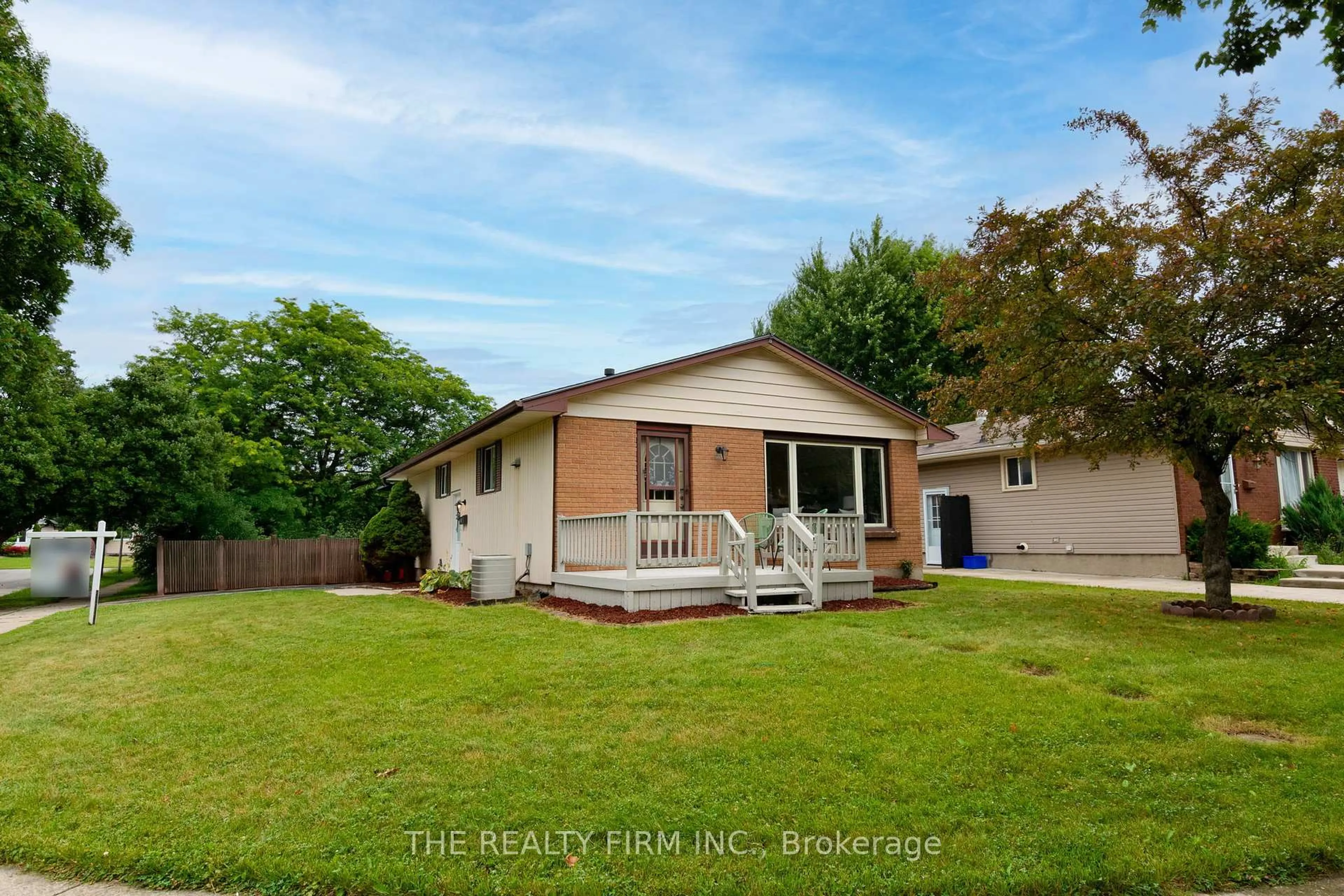 Unknown for 10 Stroud Cres, London South Ontario N6E 1Z6