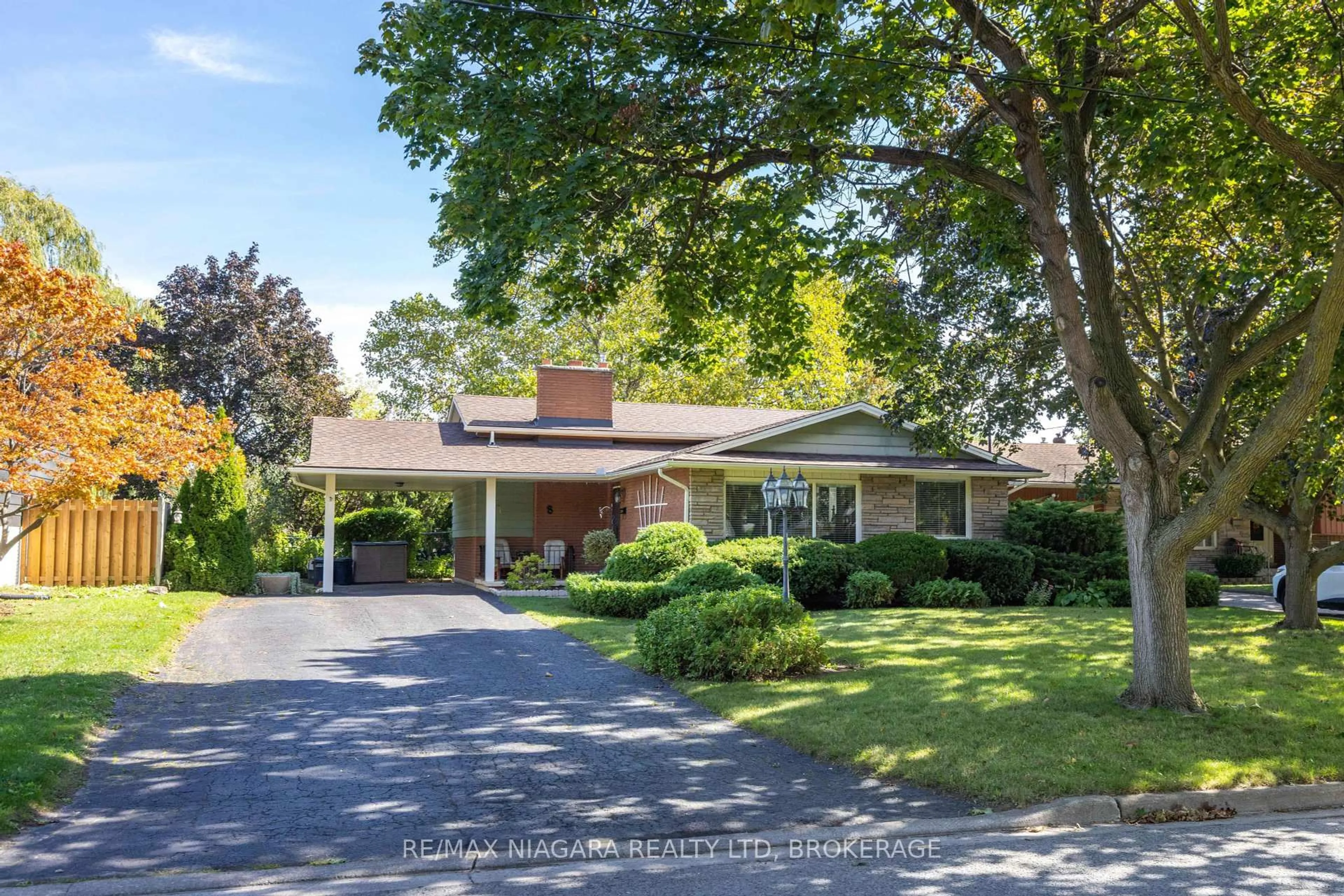 Unknown for 8 Jefferson Dr, St. Catharines Ontario L2N 3T9