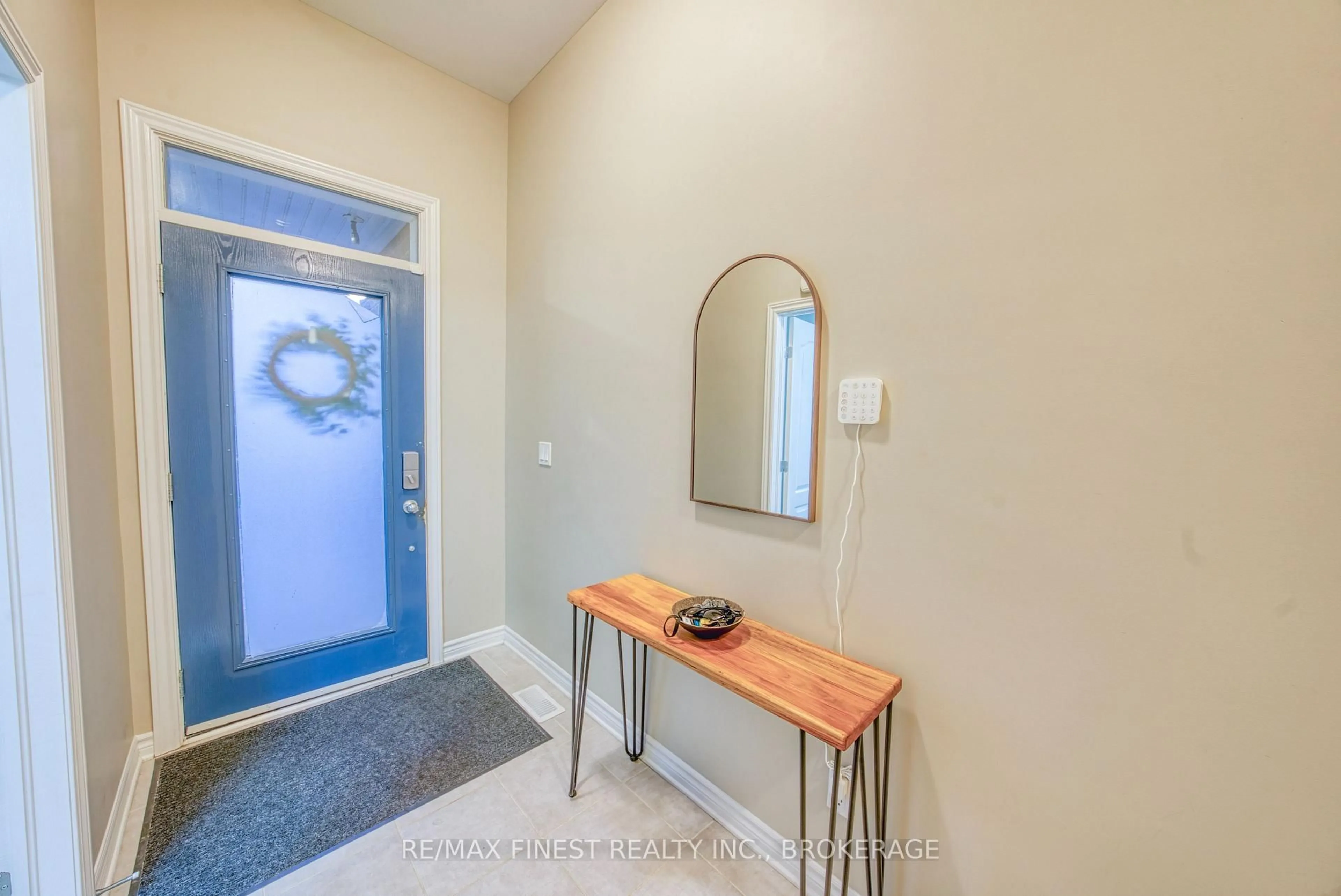 Indoor entryway for 1321 Demers Ave, Kingston Ontario K7M 0H6