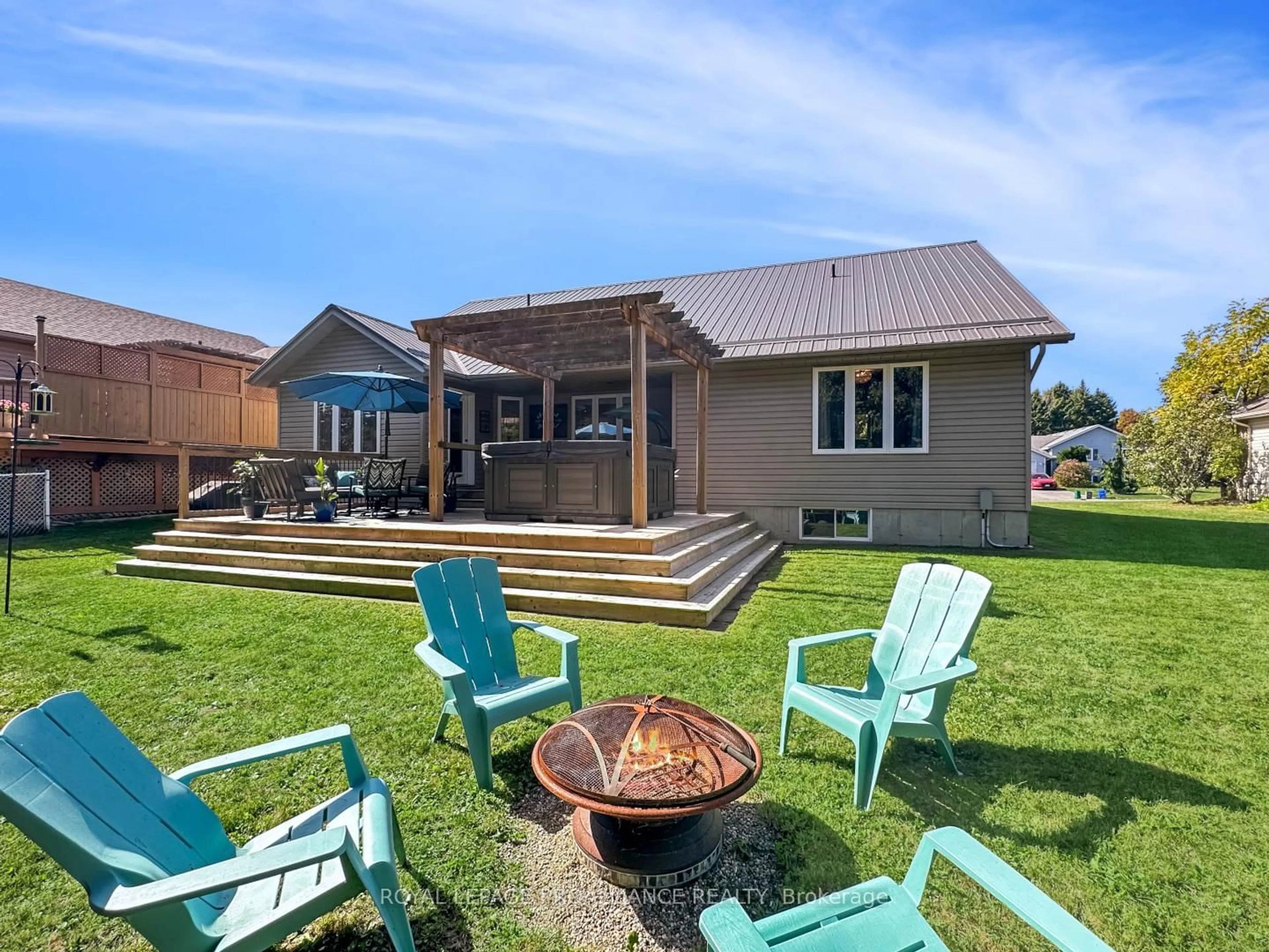 Patio, water/lake/river/ocean view for 17 Lucas Crt, Brighton Ontario K0K 1H0