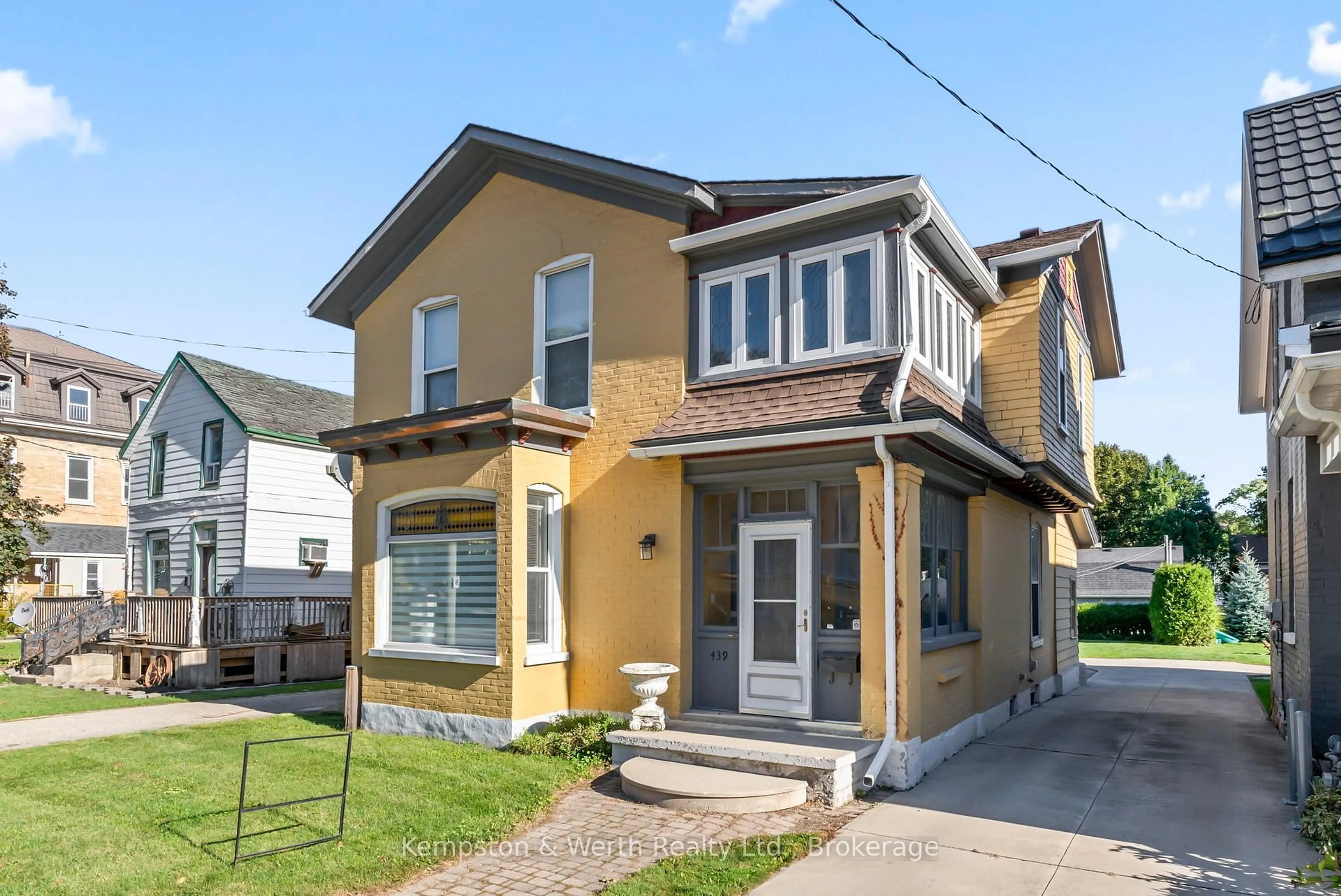 Unknown for 439 Main St, North Perth Ontario N4W 1A7