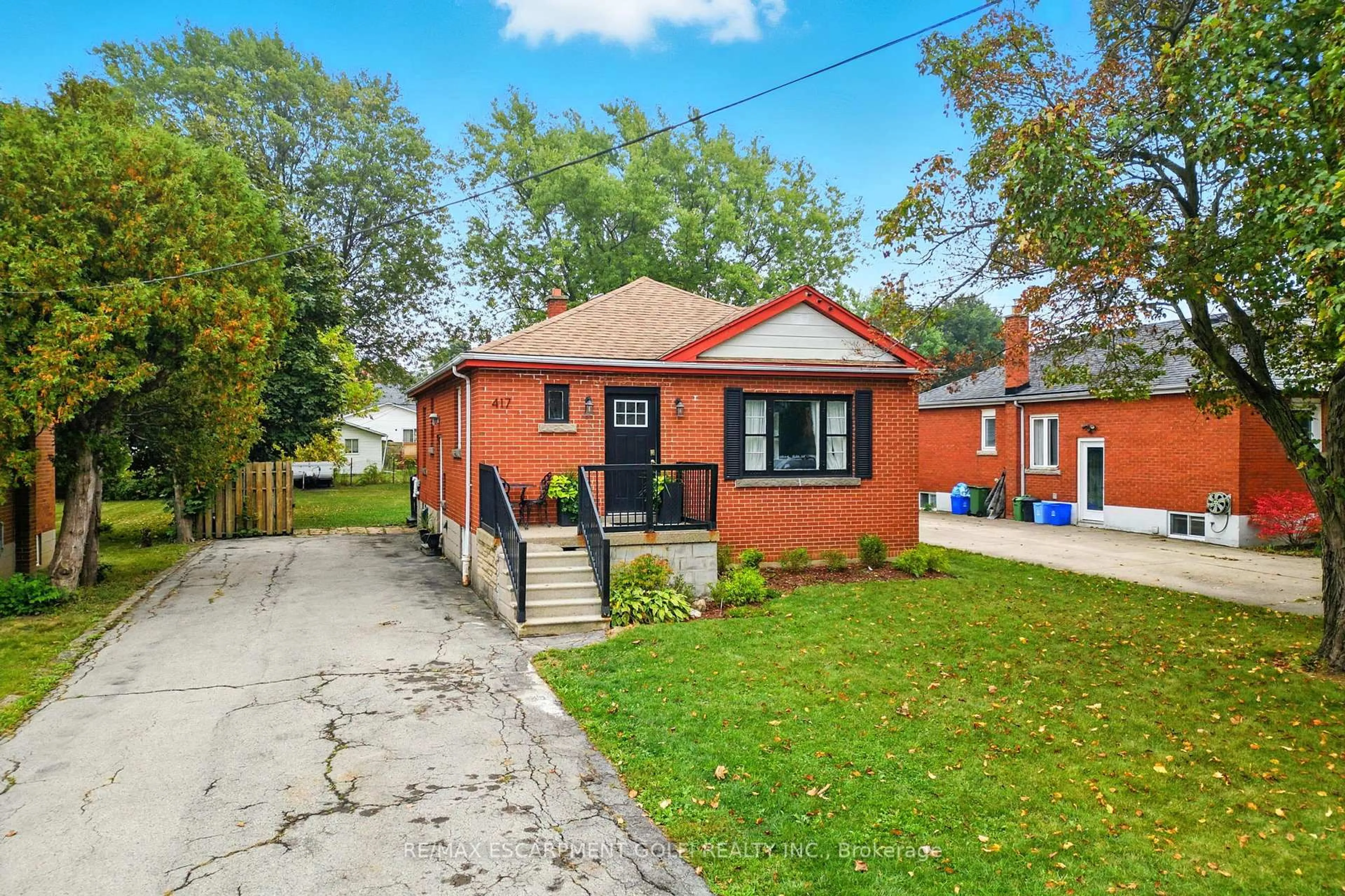 Home with brick exterior material, street for 417 East 37th St, Hamilton Ontario L8V 4B7
