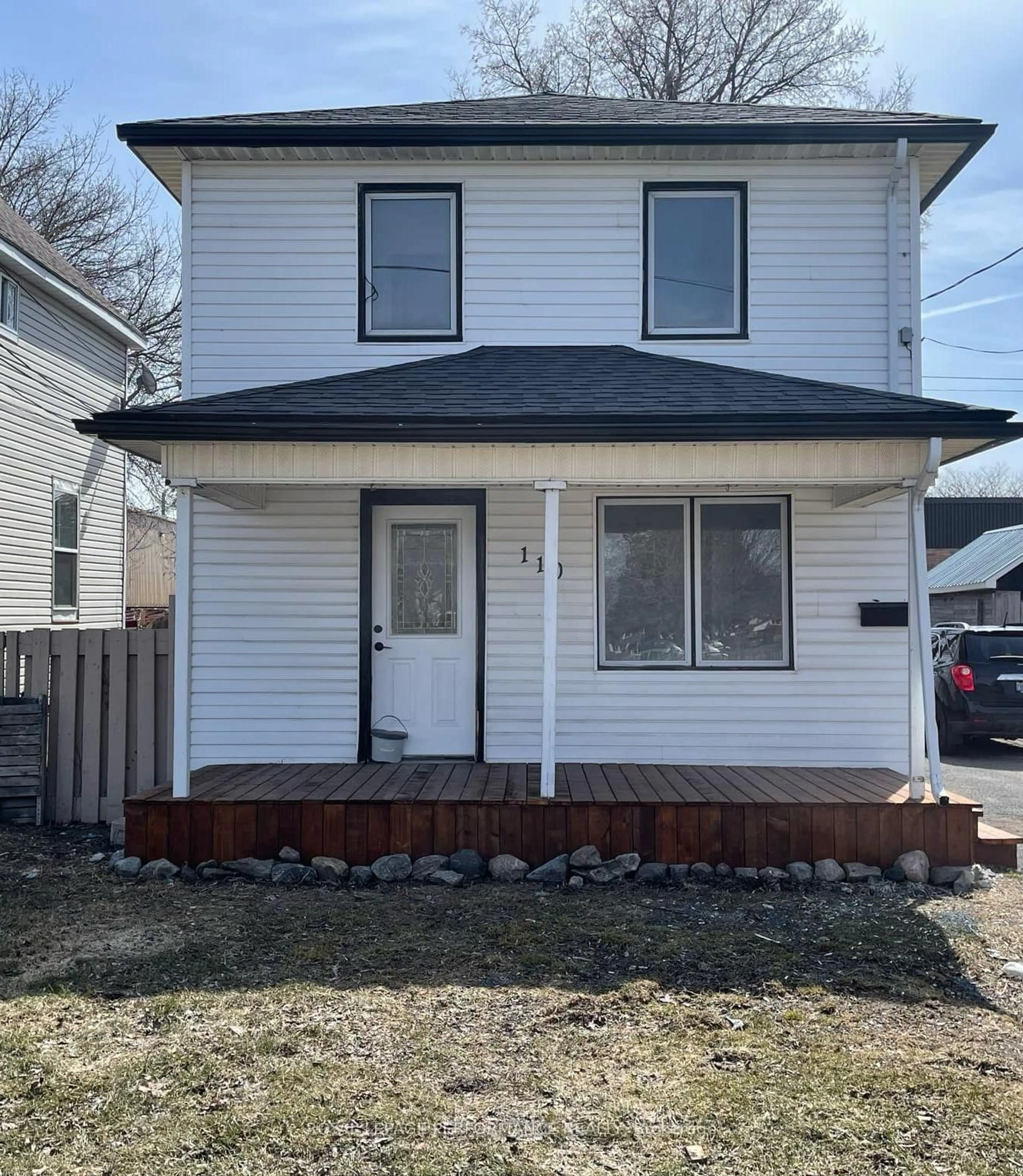 Home with vinyl exterior material, street for 110-110a Eleventh St, Cornwall Ontario K6H 2Y5