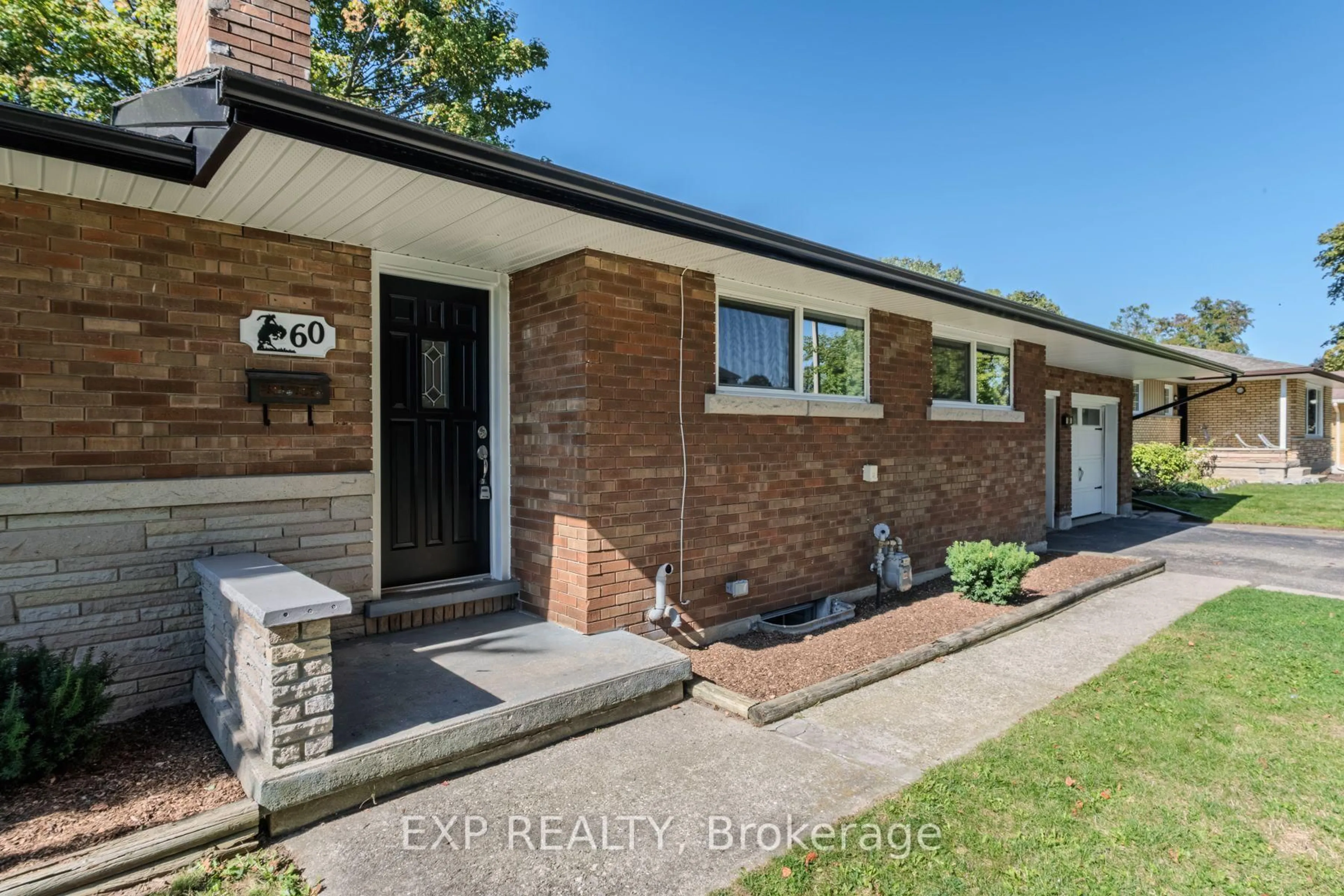 Home with brick exterior material, street for 60 Alexander Ave, Cambridge Ontario N1R 5K7