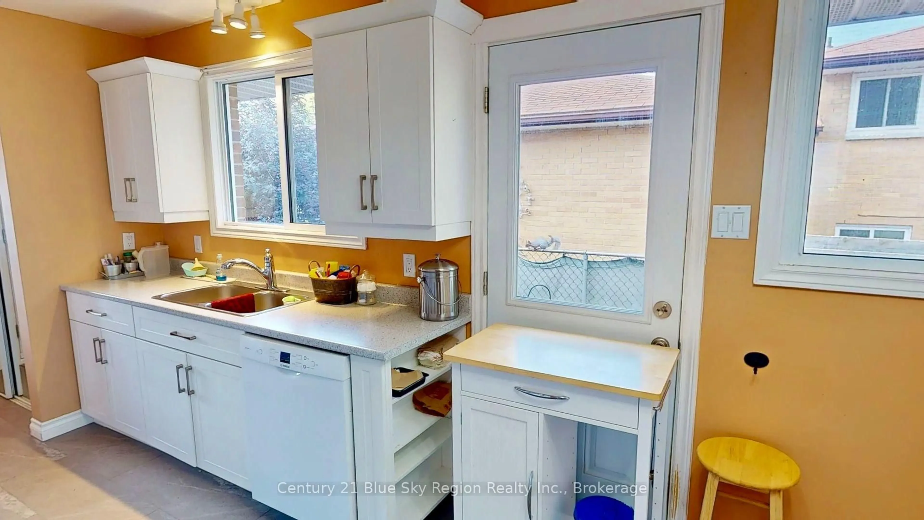 Unknown for 16 Herman Cres, North Bay Ontario P1A 2R5