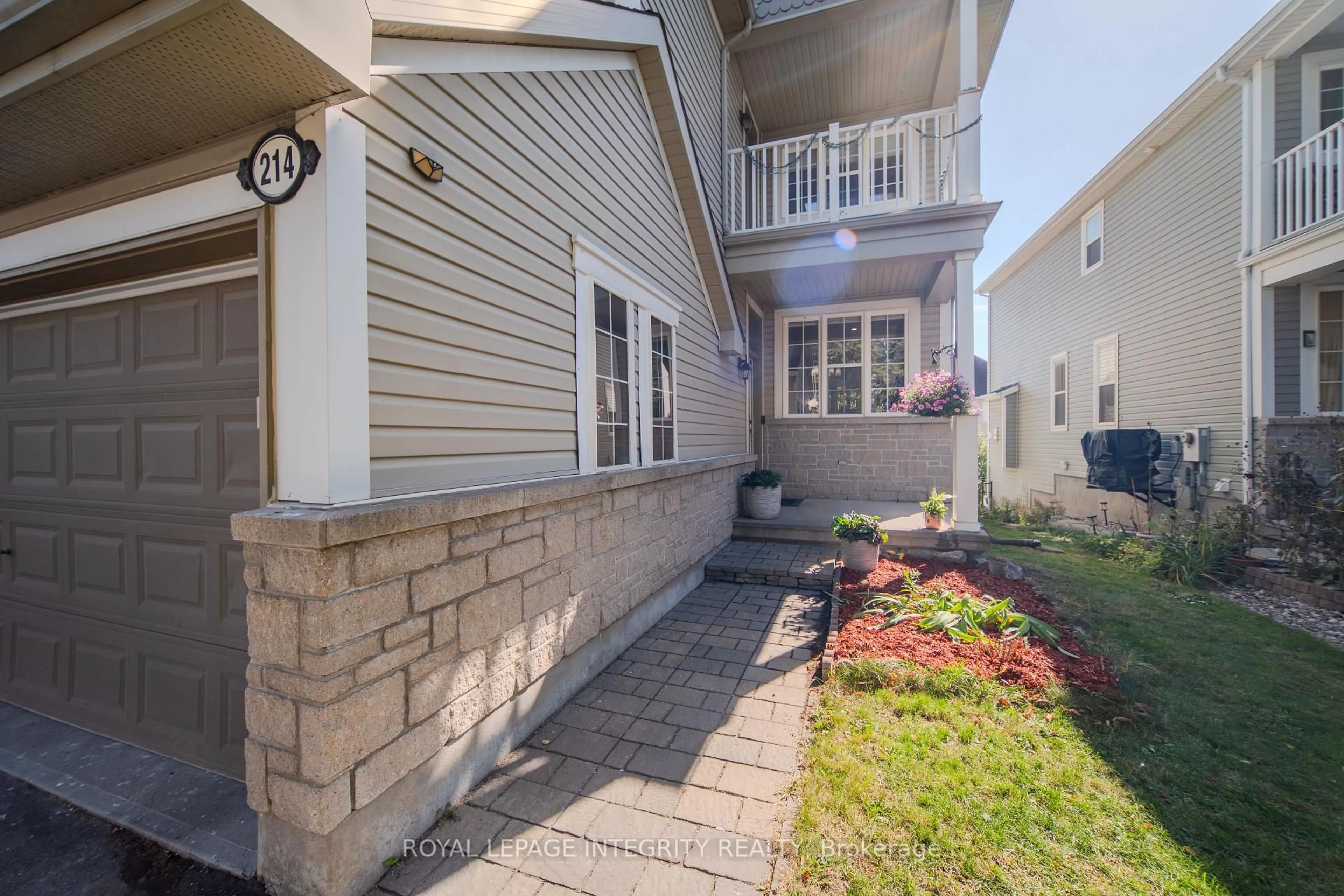 Unknown for 214 HUNTSVILLE Dr, Ottawa Ontario K2T 0C7