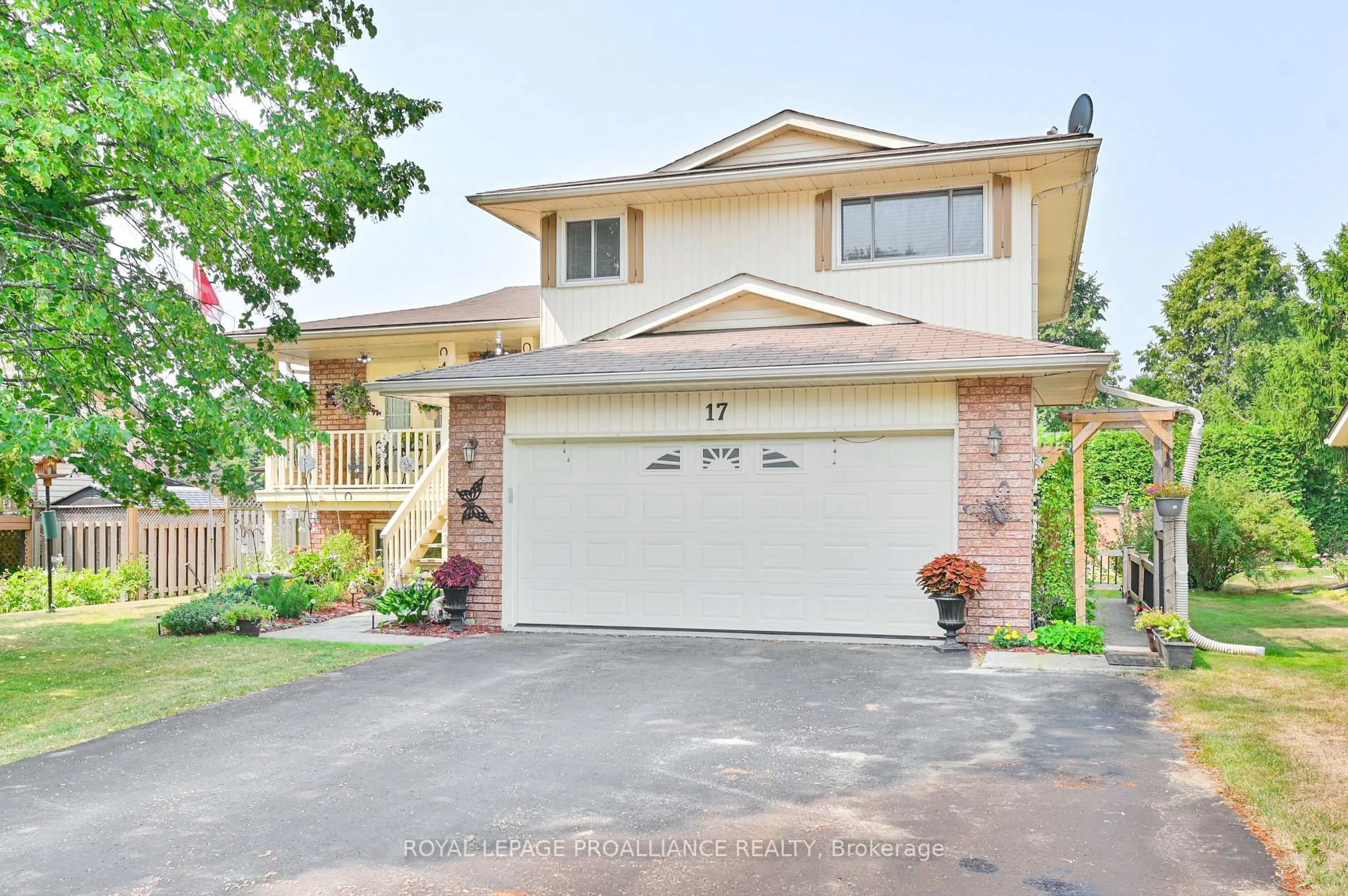 Home with vinyl exterior material, street for 17 Huron Dr, Brighton Ontario K0K 1H0