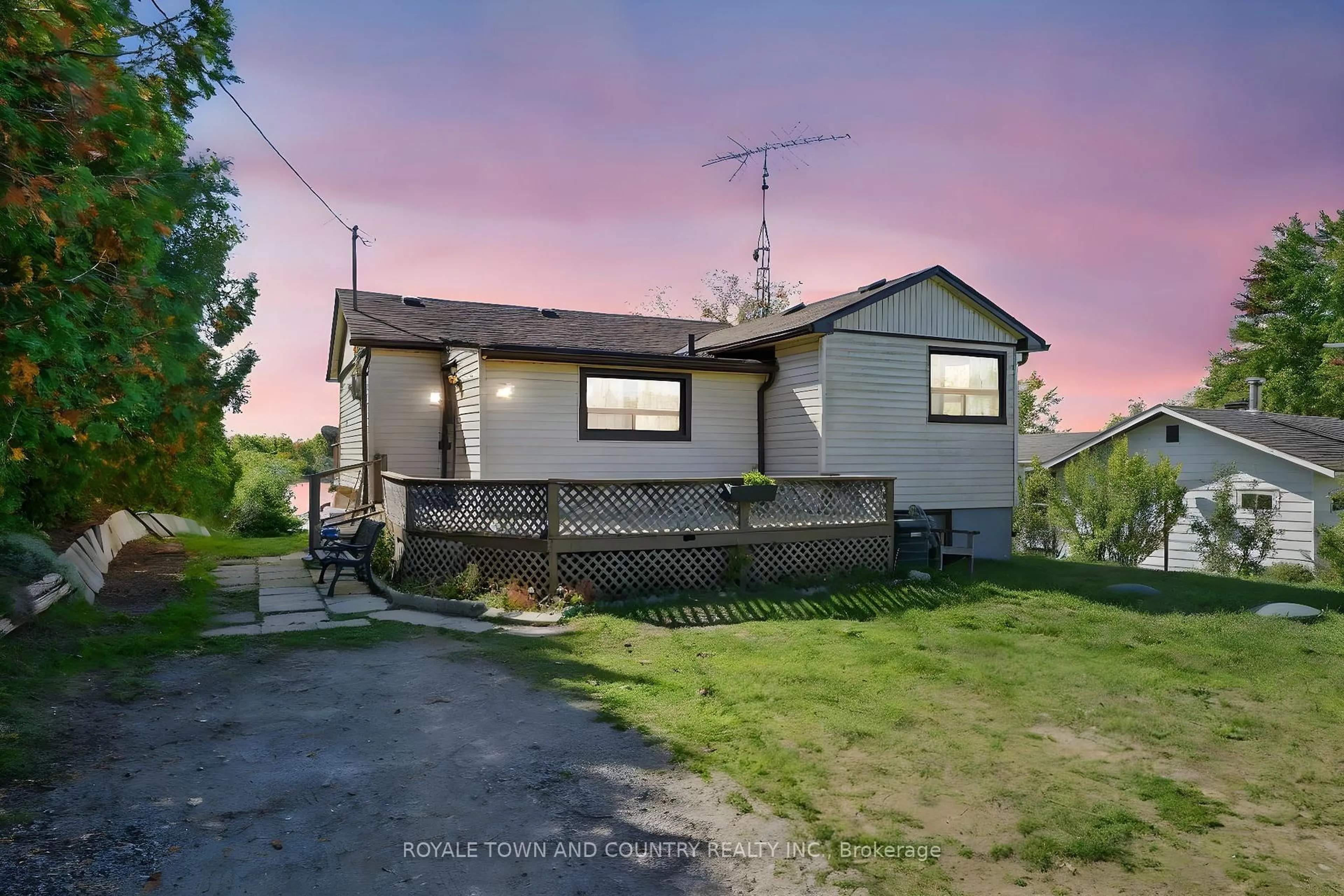A pic from outside/outdoor area/front of a property/back of a property/a pic from drone, street for 68 Charlore Park Dr, Kawartha Lakes Ontario K0L 2W0