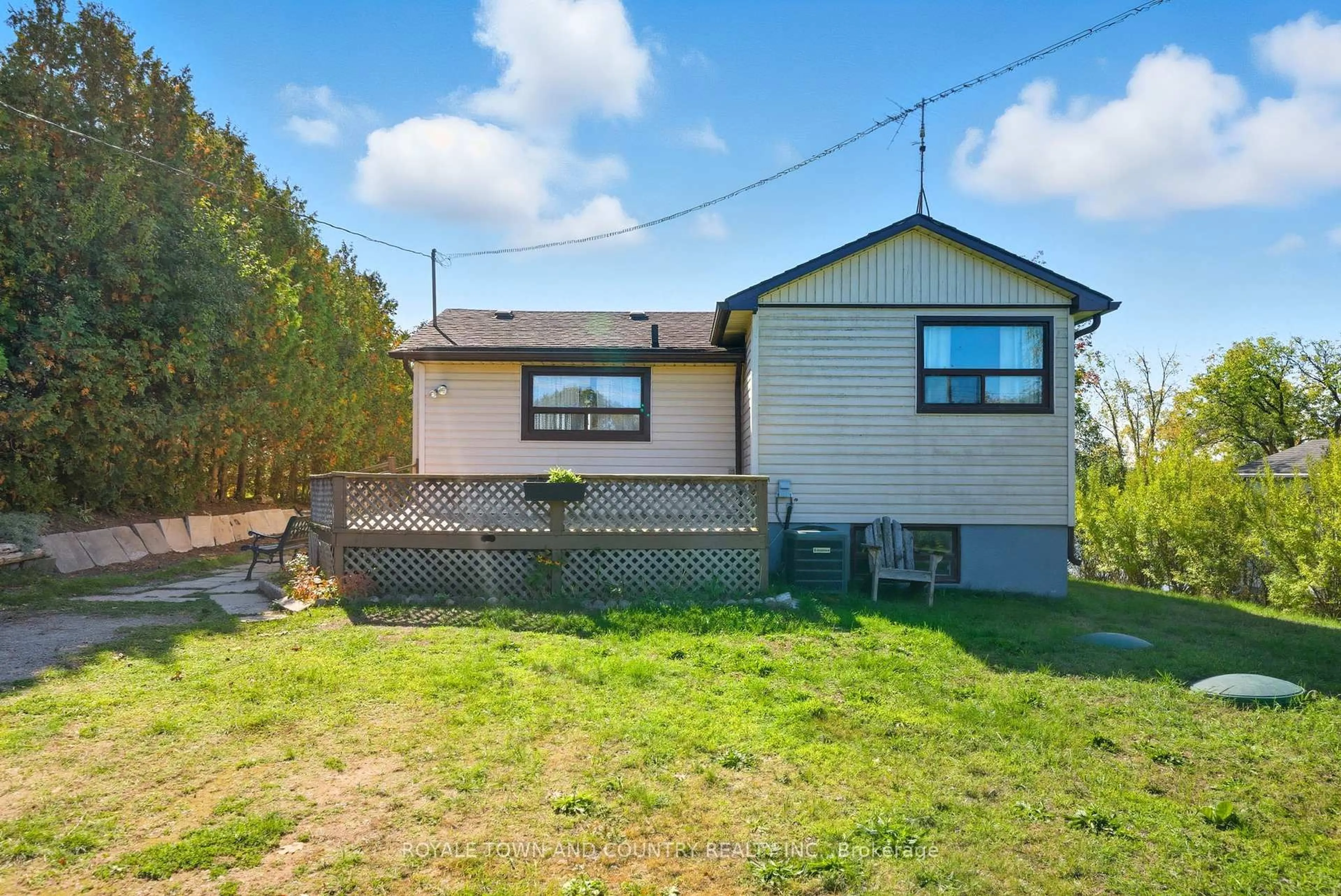 A pic from outside/outdoor area/front of a property/back of a property/a pic from drone, unknown for 68 Charlore Park Dr, Kawartha Lakes Ontario K0L 2W0