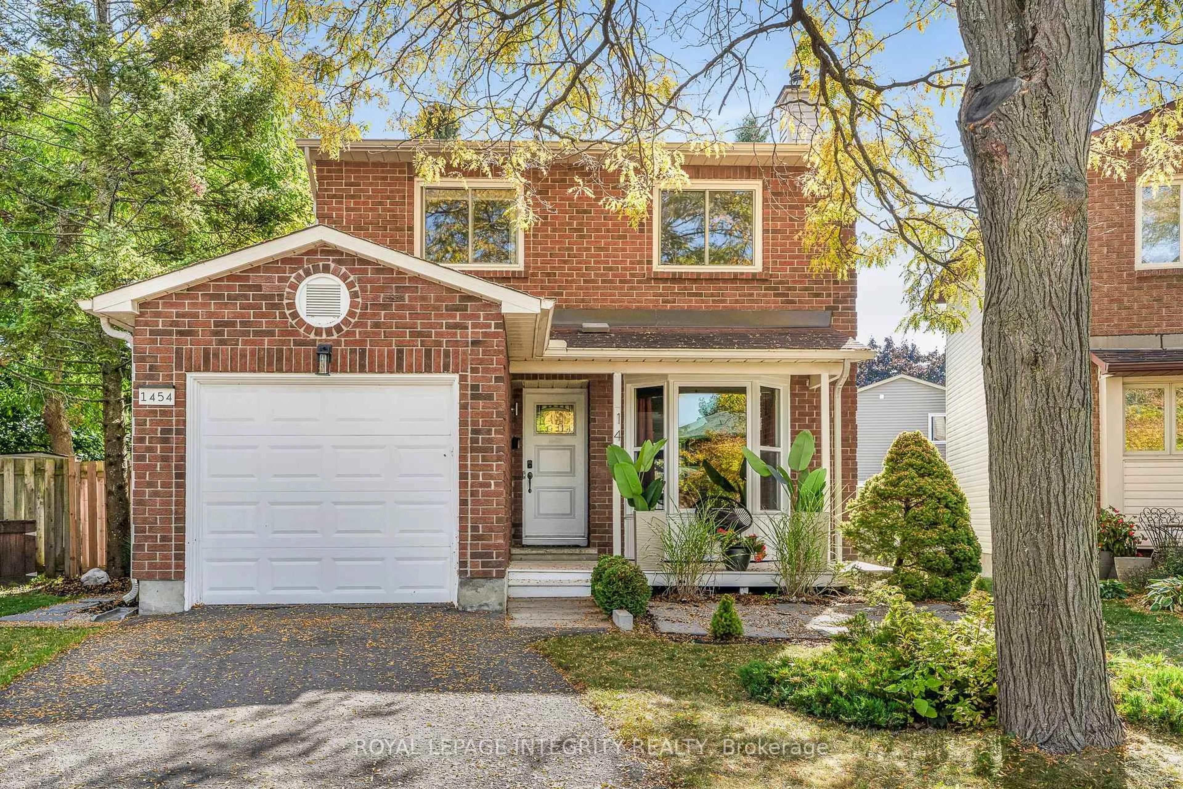 Home with brick exterior material, street for 1454 Deavy Way, Ottawa Ontario K1E 2W8
