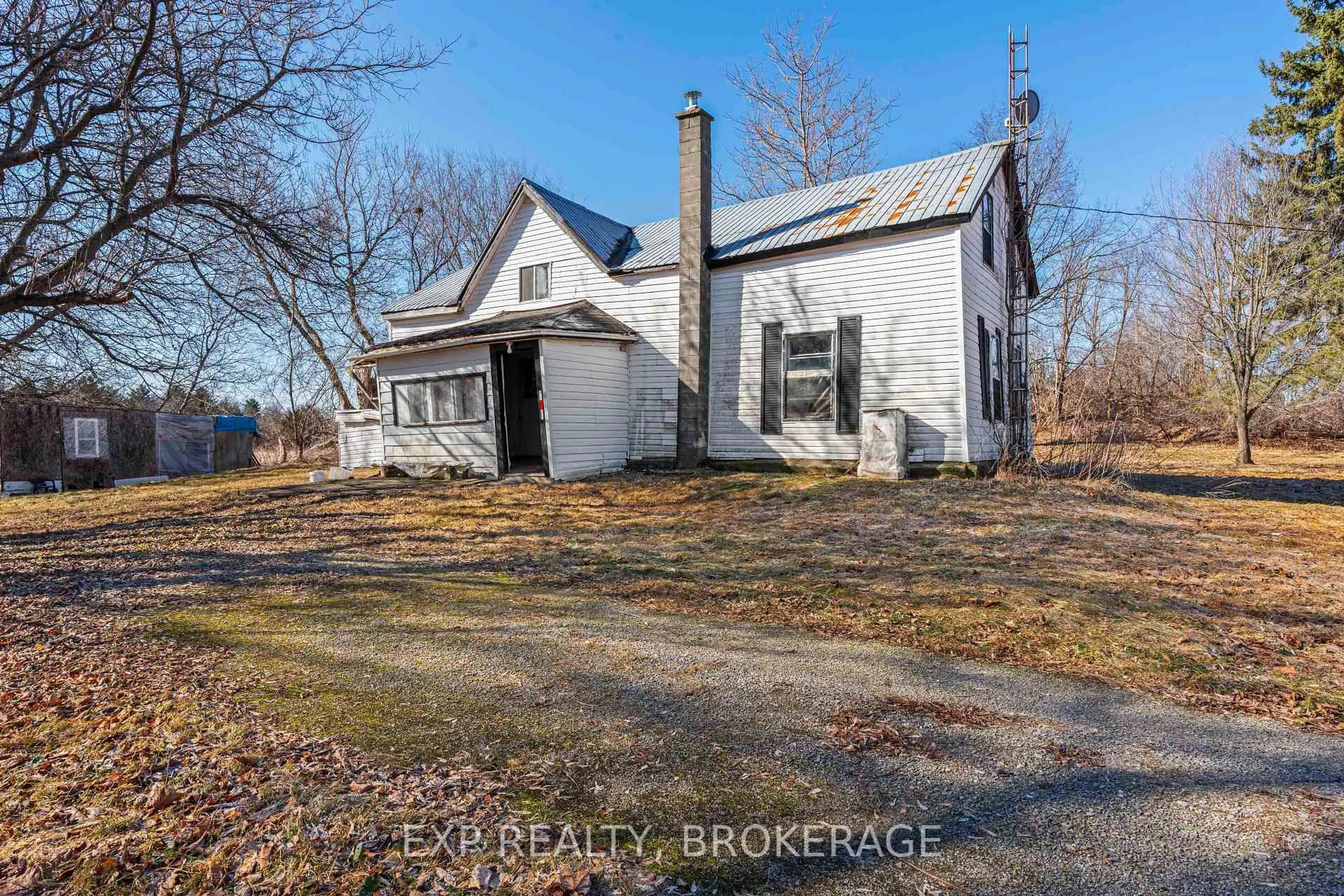 A pic from outside/outdoor area/front of a property/back of a property/a pic from drone, building for 1619 COUNTY 2 Rd, Front of Yonge Ontario K0E 1R0