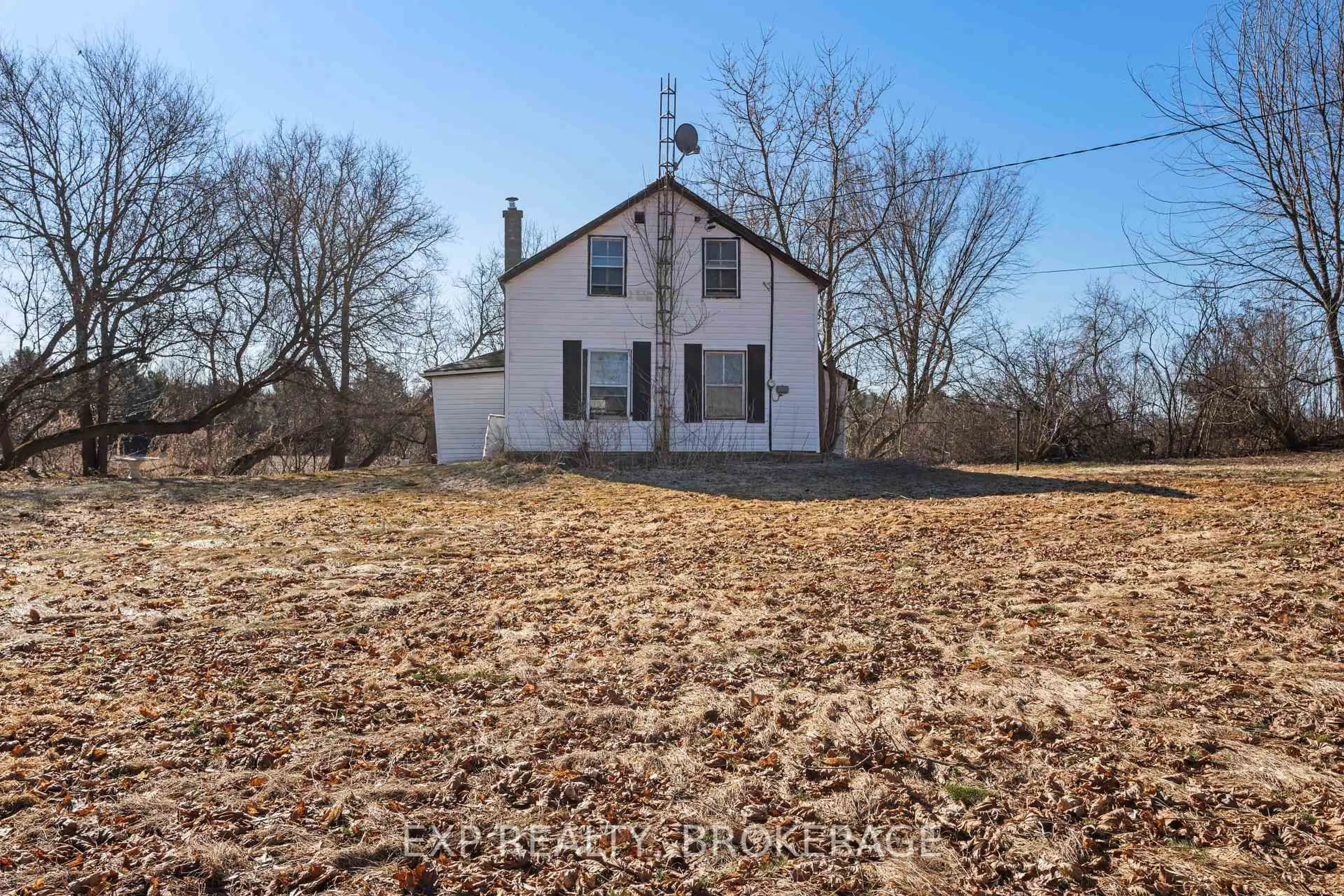 A pic from outside/outdoor area/front of a property/back of a property/a pic from drone, building for 1619 COUNTY 2 Rd, Front of Yonge Ontario K0E 1R0