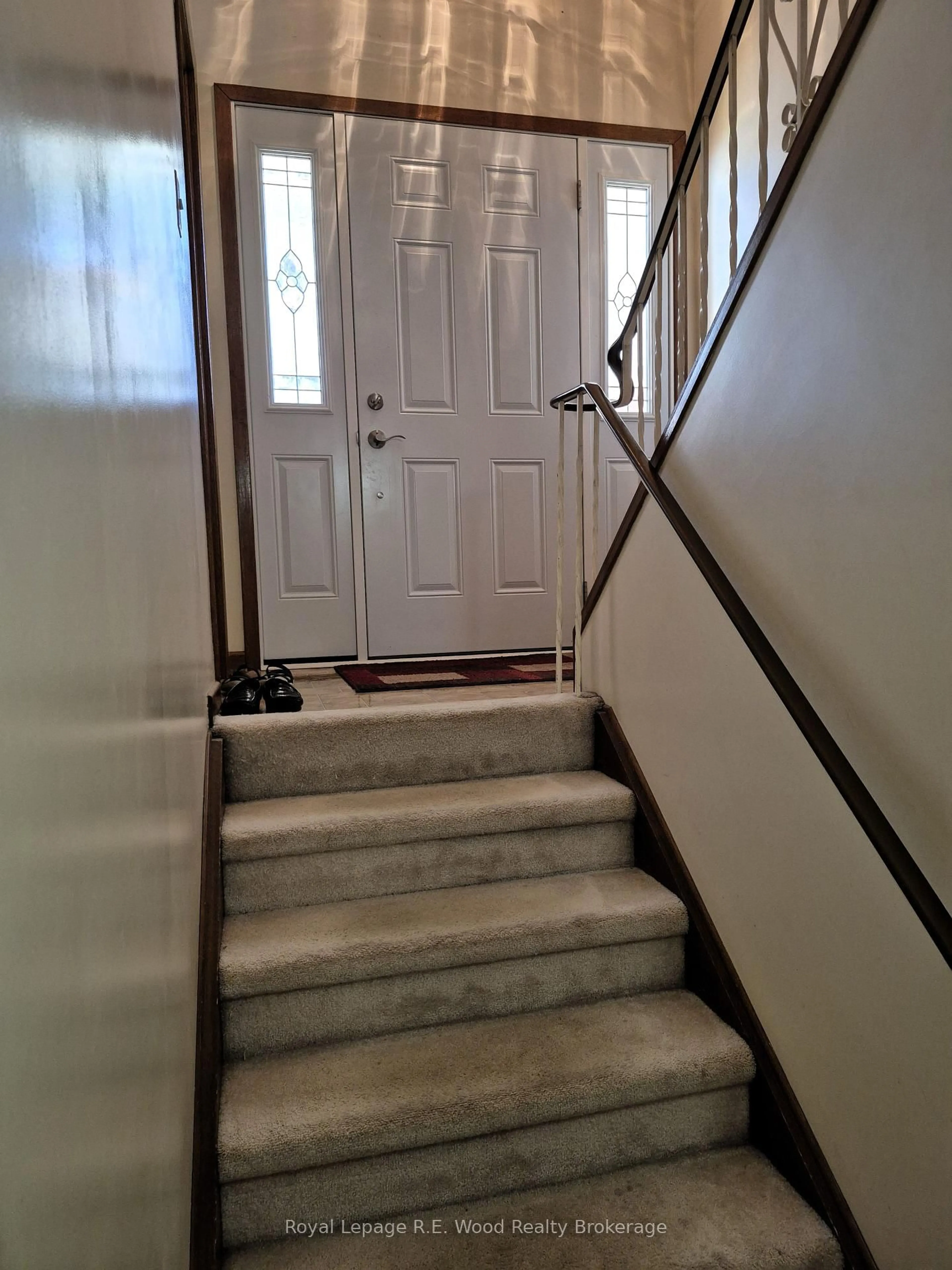 Stairs for 15 Trottier Dr, Tillsonburg Ontario N4G 4P6