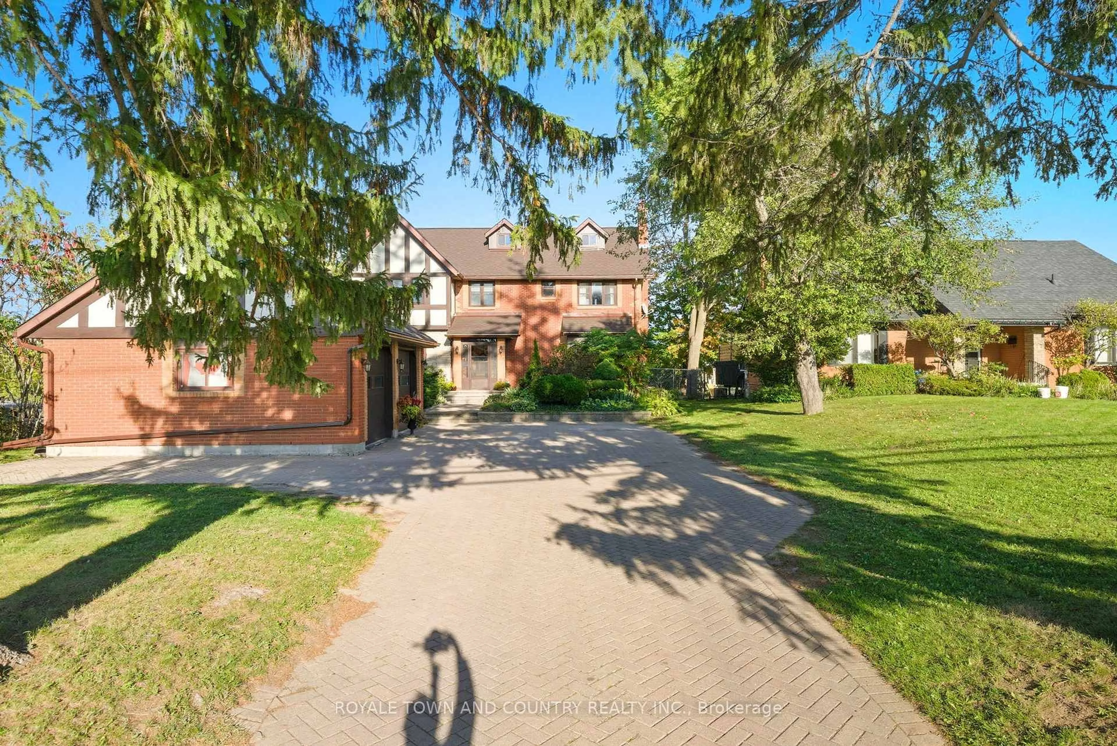 A pic from outside/outdoor area/front of a property/back of a property/a pic from drone, street for 234 Angeline St, Kawartha Lakes Ontario K9V 5E9