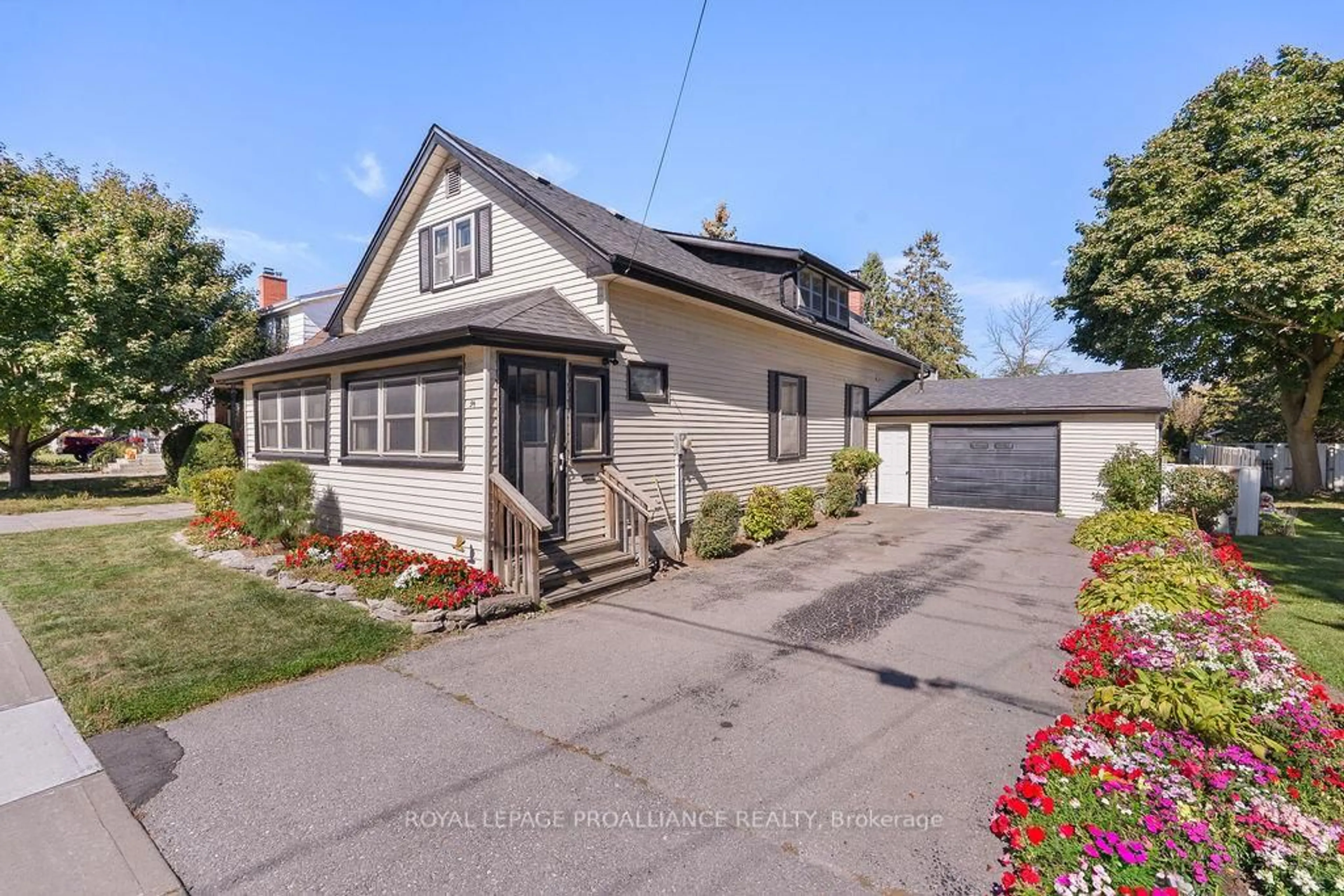 Unknown for 59 Purdy St, Belleville Ontario K8P 1Y8