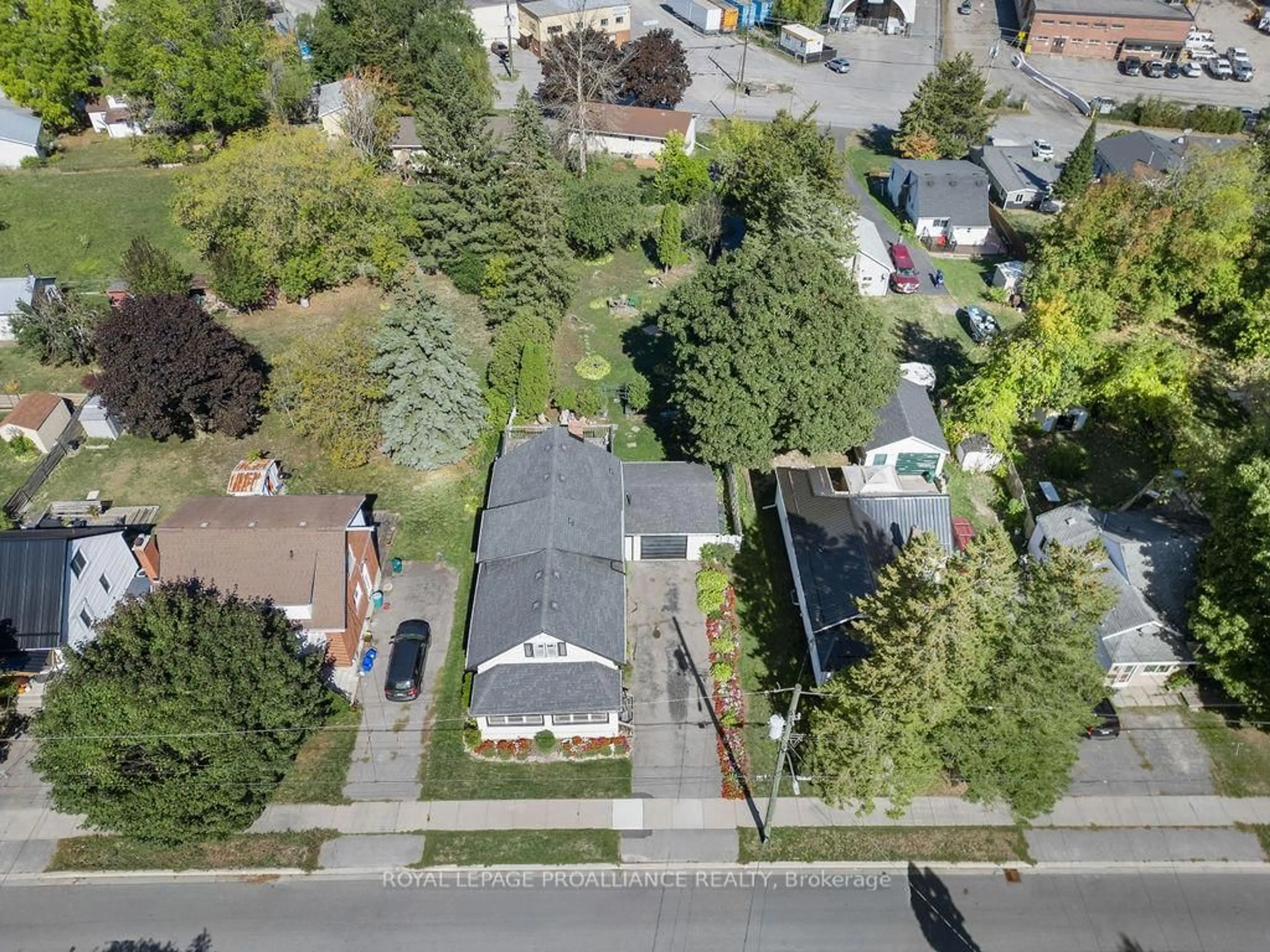A pic from outside/outdoor area/front of a property/back of a property/a pic from drone, street for 59 Purdy St, Belleville Ontario K8P 1Y8