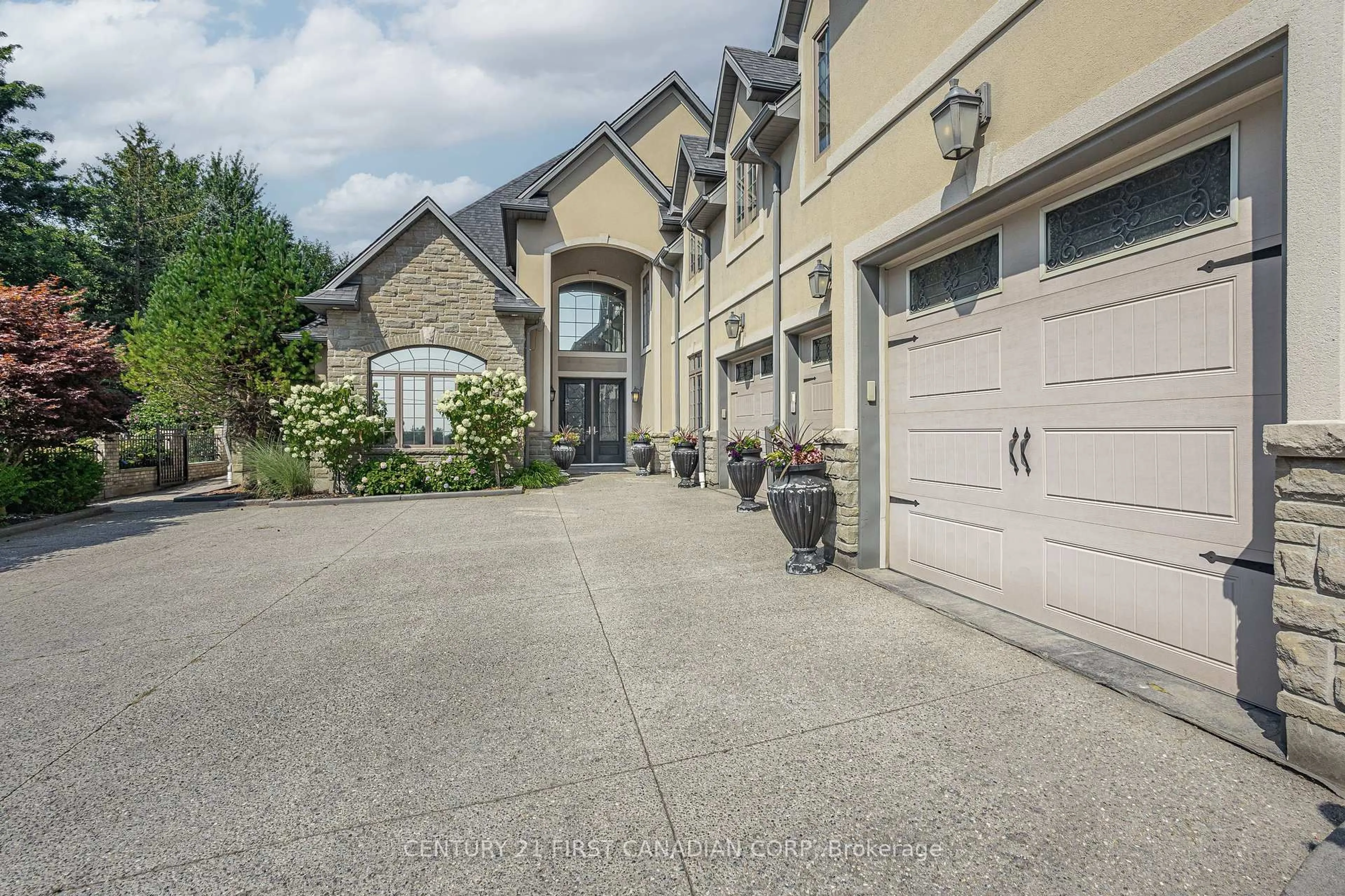 Unknown for 547 Crestwood Dr, London South Ontario N6K 1Y1