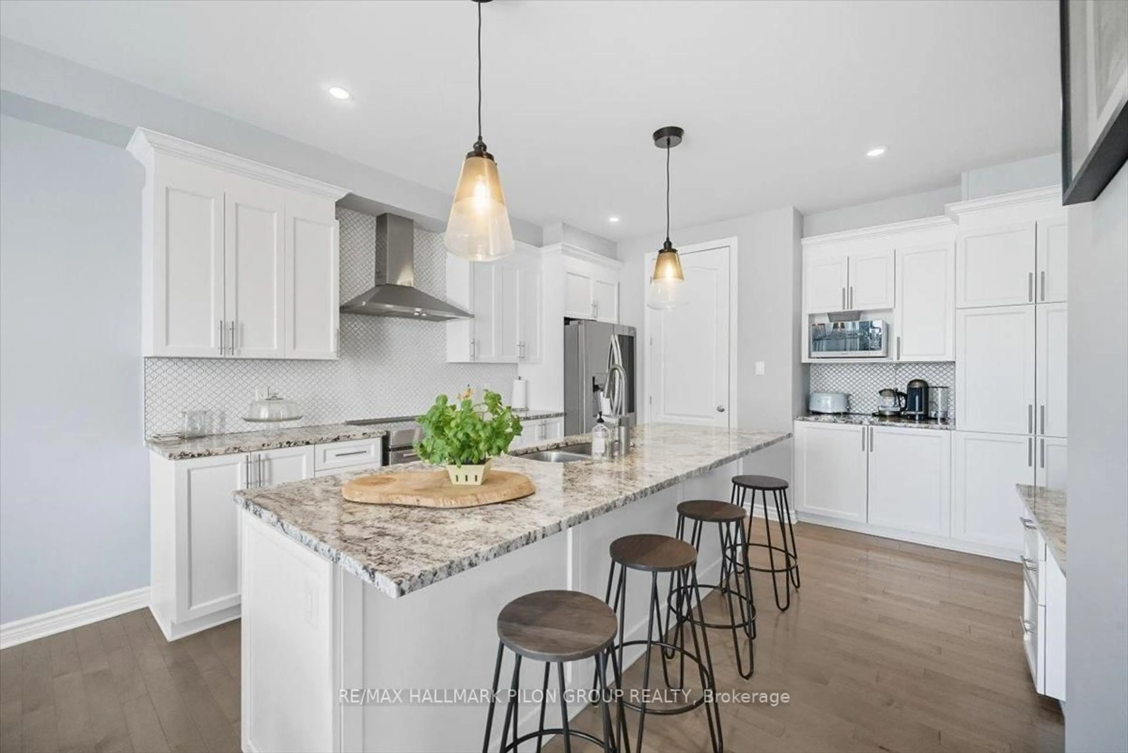 Open concept kitchen, ceramic/tile floor for 200 Enclave Walk, Ottawa Ontario K1W 0J4