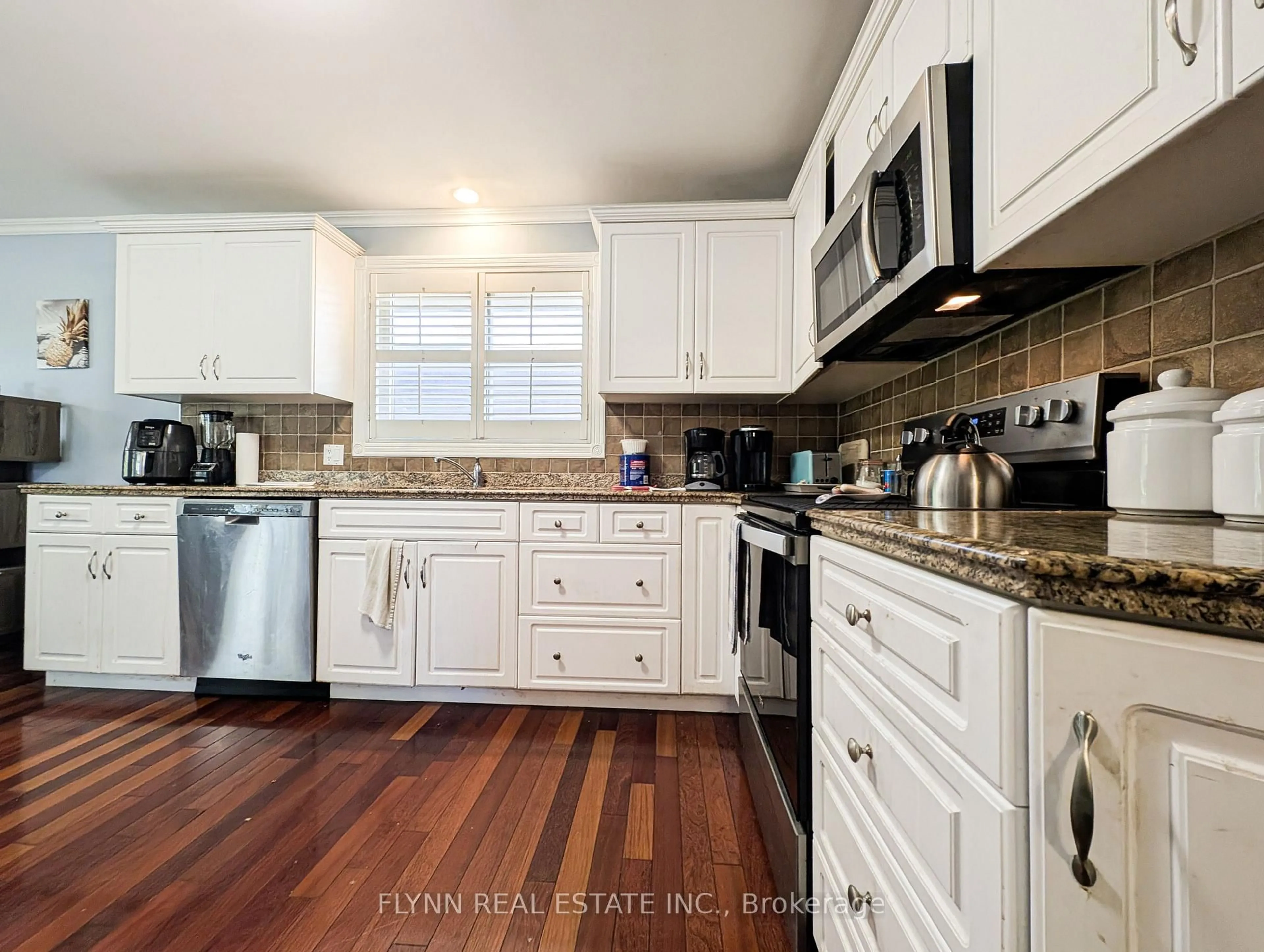 Open concept kitchen, unknown for 6707 CRAWFORD St, Niagara Falls Ontario L2E 5Z3