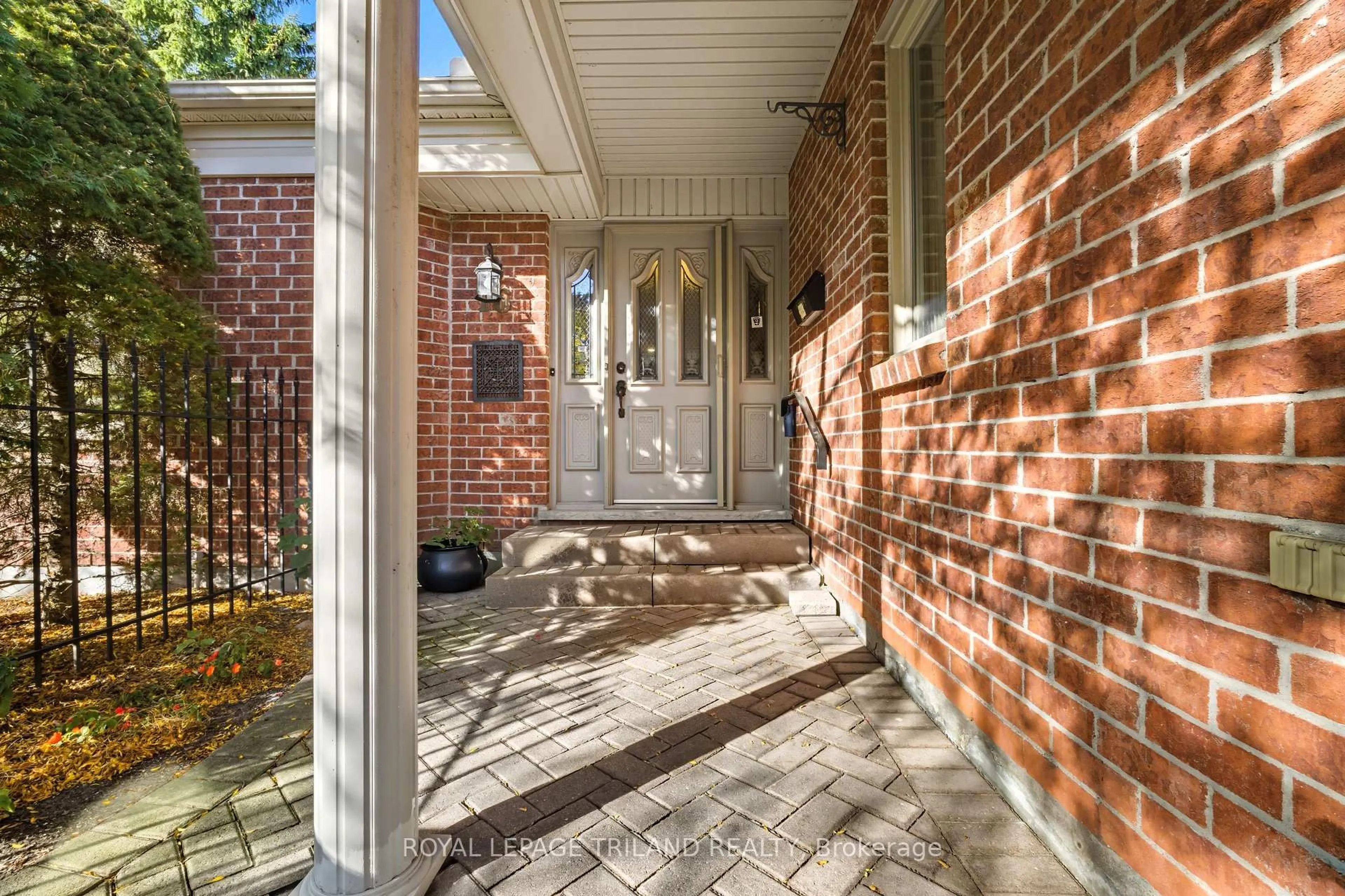 Home with brick exterior material, street for 60 Rosecliffe Cres #16, London South Ontario N6K 4E6