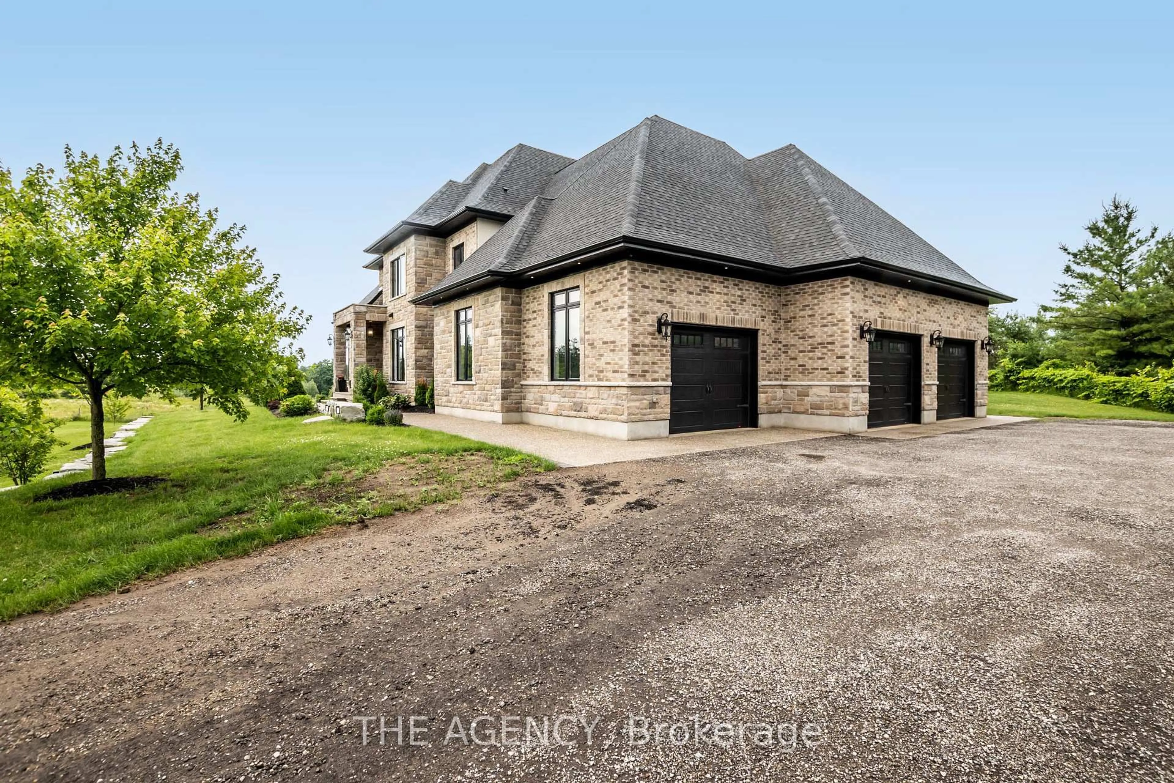 A pic from outside/outdoor area/front of a property/back of a property/a pic from drone, building for 7645 Maltby Rd, Puslinch Ontario N0B 2J0