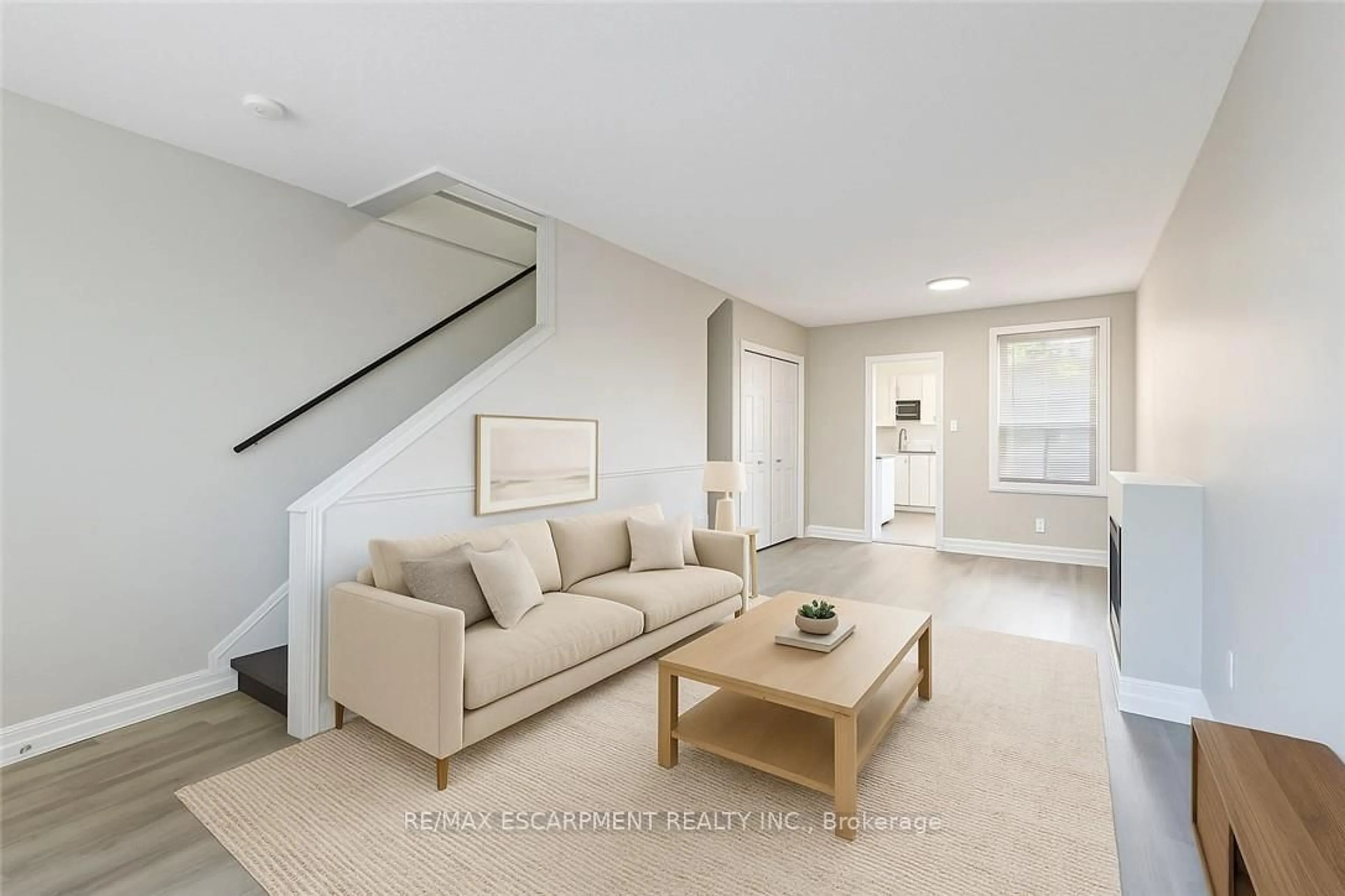 Living room with furniture, unknown for 187 Barton St, Hamilton Ontario L8R 2H3