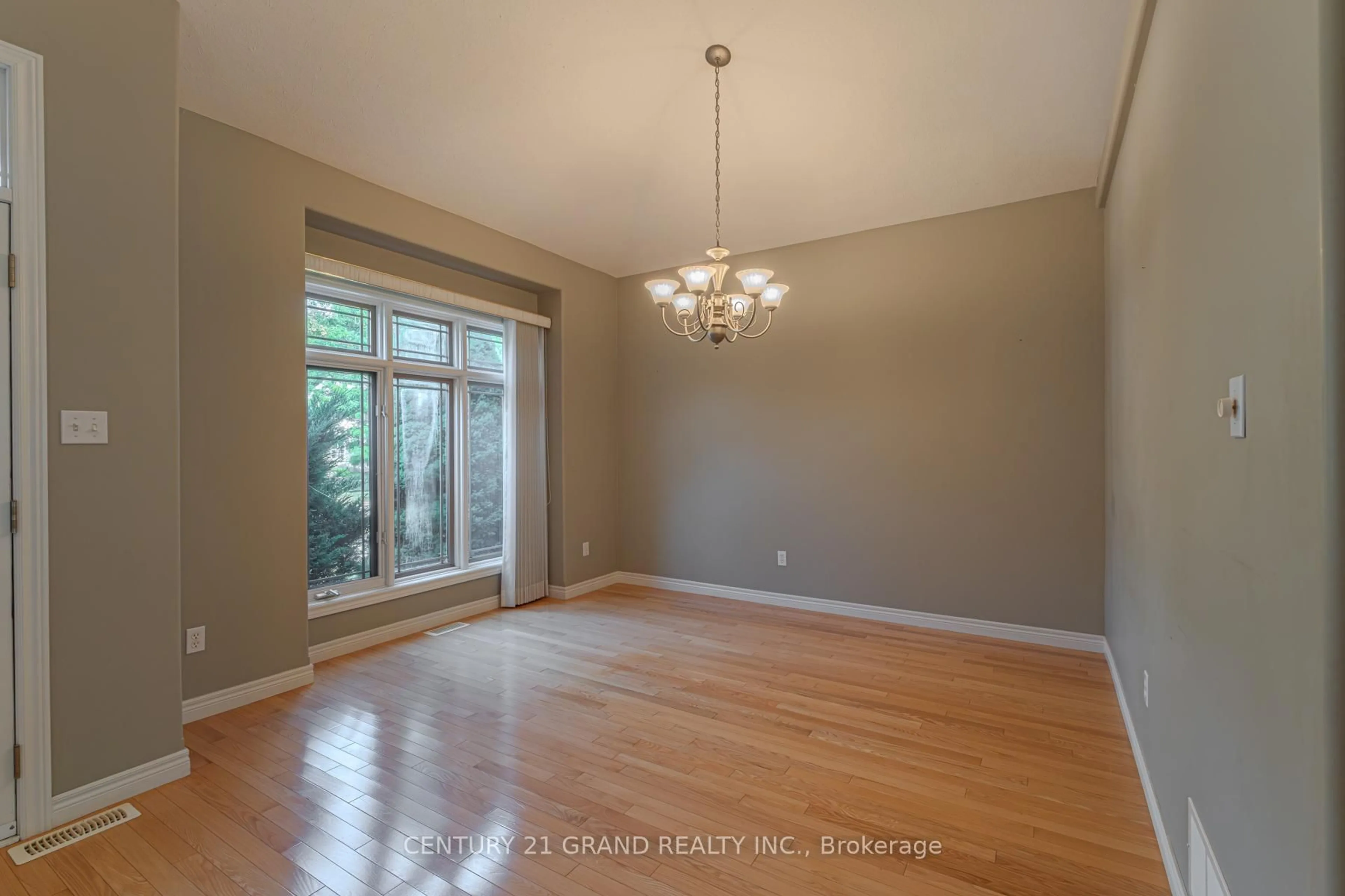 Unknown for 26 Macdonald Cres, Brantford Ontario N3R 8B2