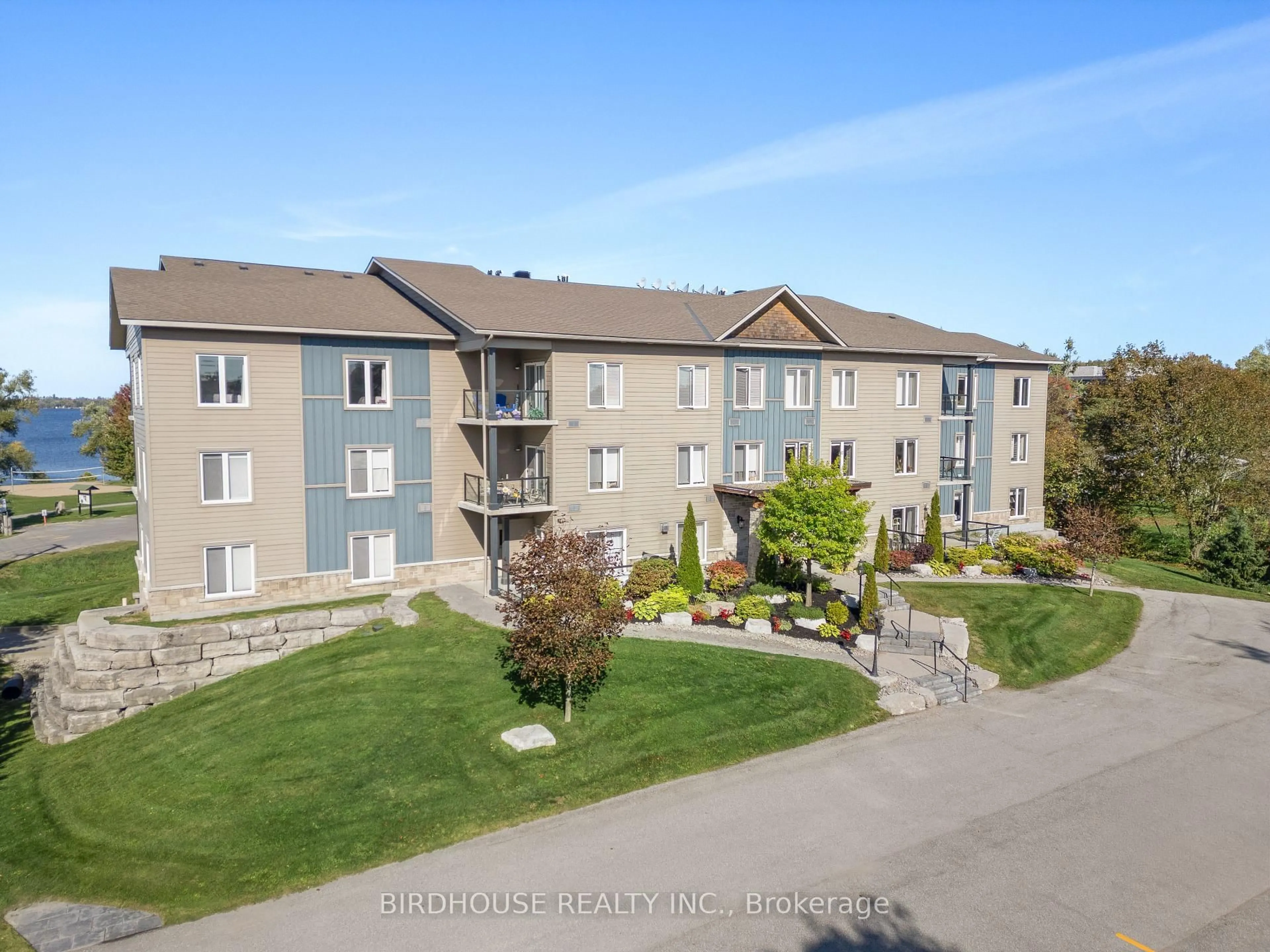 A pic from outside/outdoor area/front of a property/back of a property/a pic from drone, unknown for 94 Francis St #301, Kawartha Lakes Ontario K0M 1N0