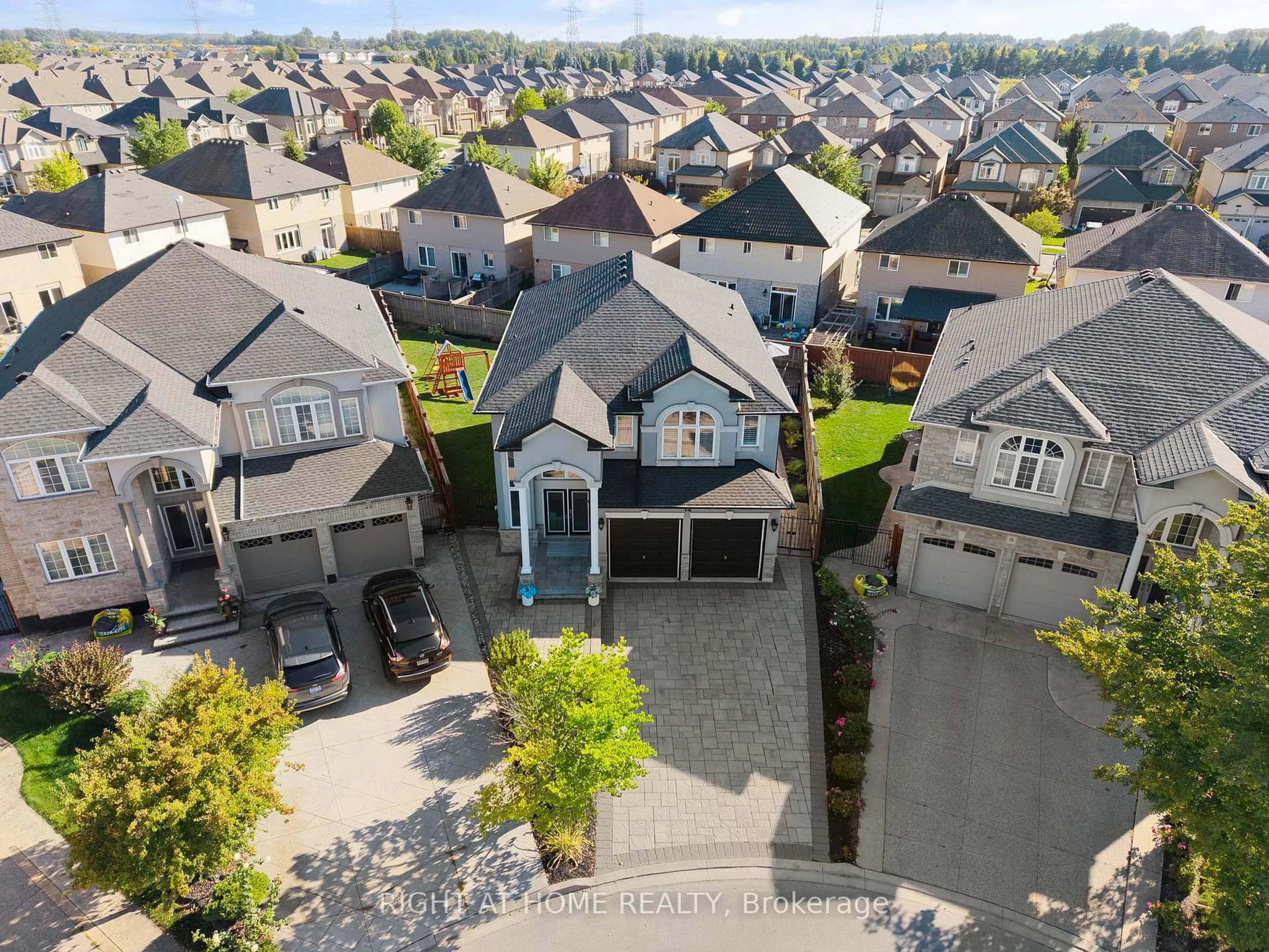 A pic from outside/outdoor area/front of a property/back of a property/a pic from drone, street for 12 Donatello Crt, Hamilton Ontario L9B 0C2