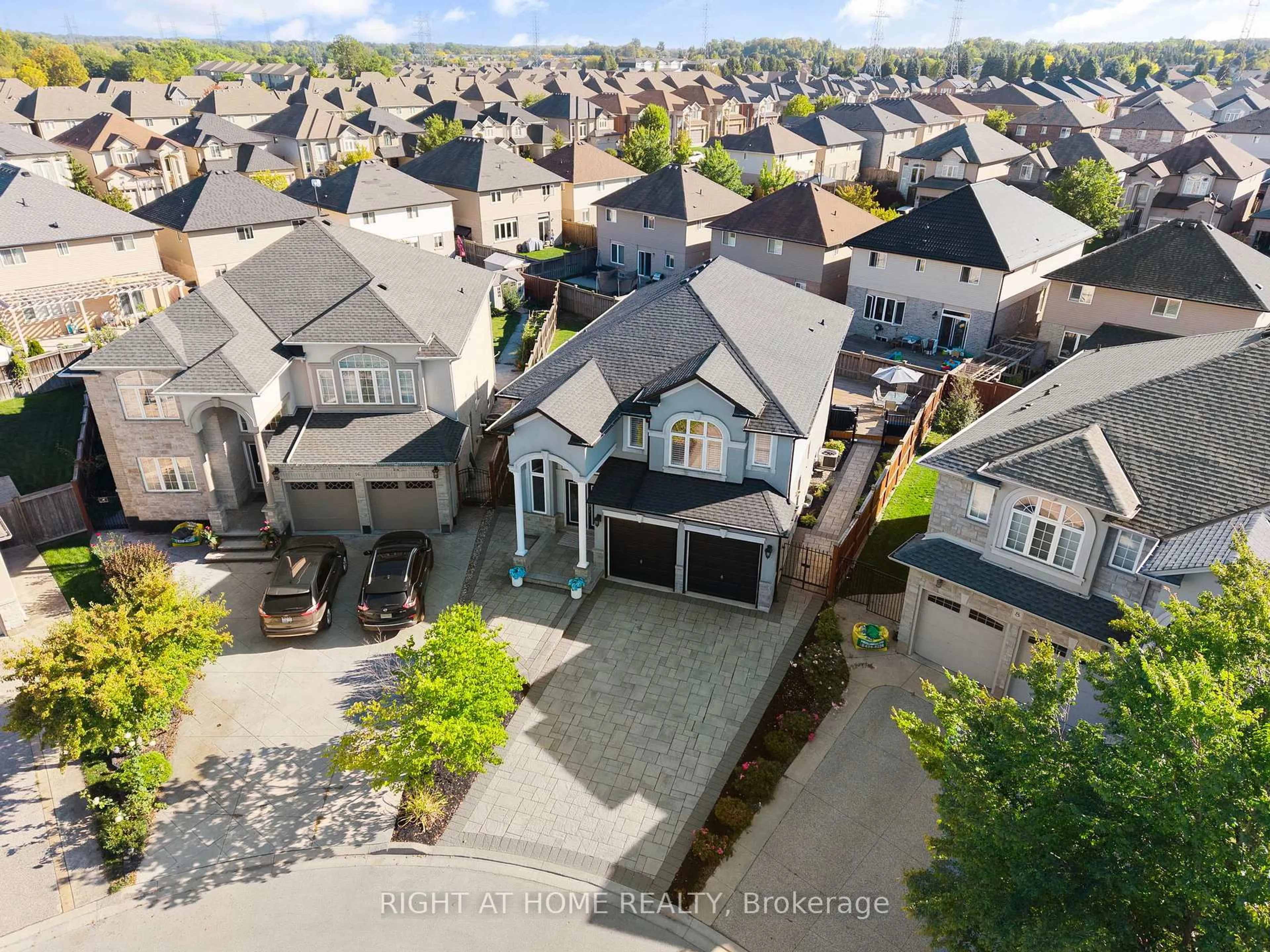 A pic from outside/outdoor area/front of a property/back of a property/a pic from drone, street for 12 Donatello Crt, Hamilton Ontario L9B 0C2