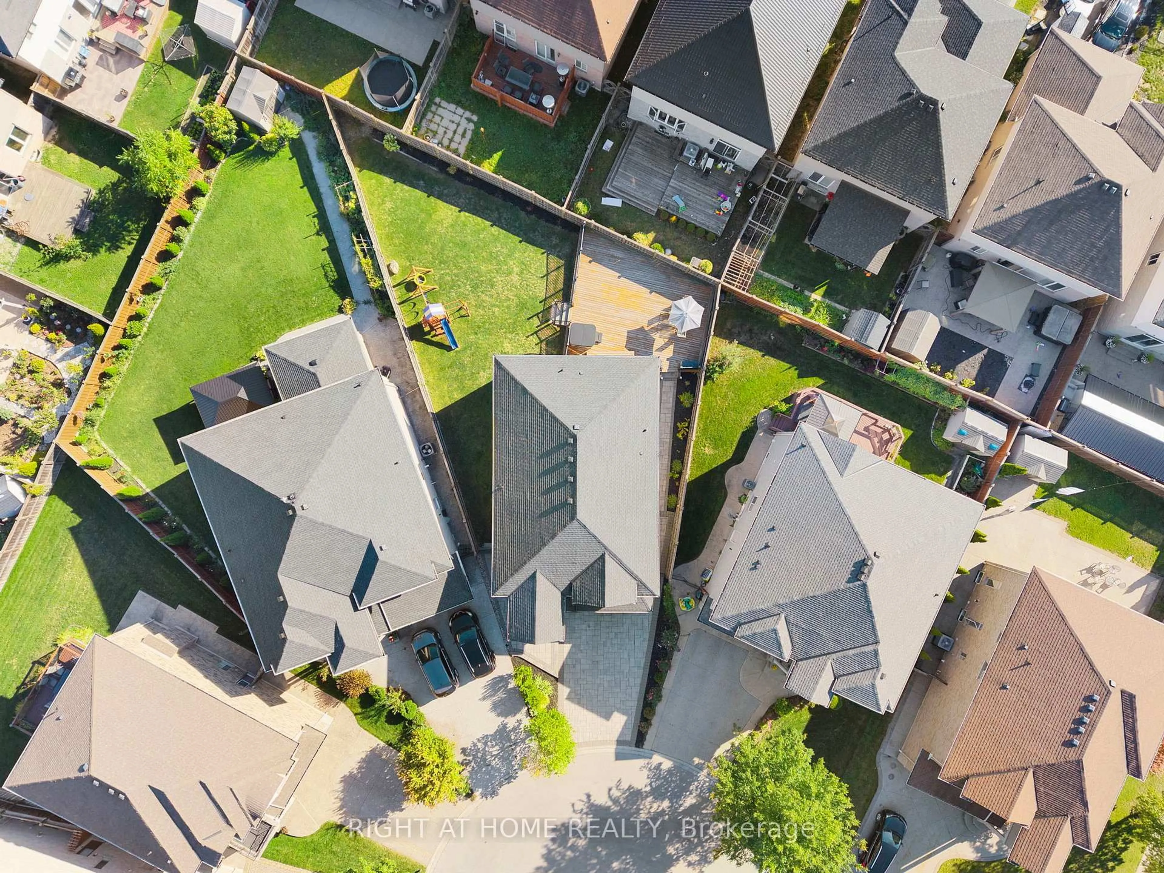 A pic from outside/outdoor area/front of a property/back of a property/a pic from drone, street for 12 Donatello Crt, Hamilton Ontario L9B 0C2