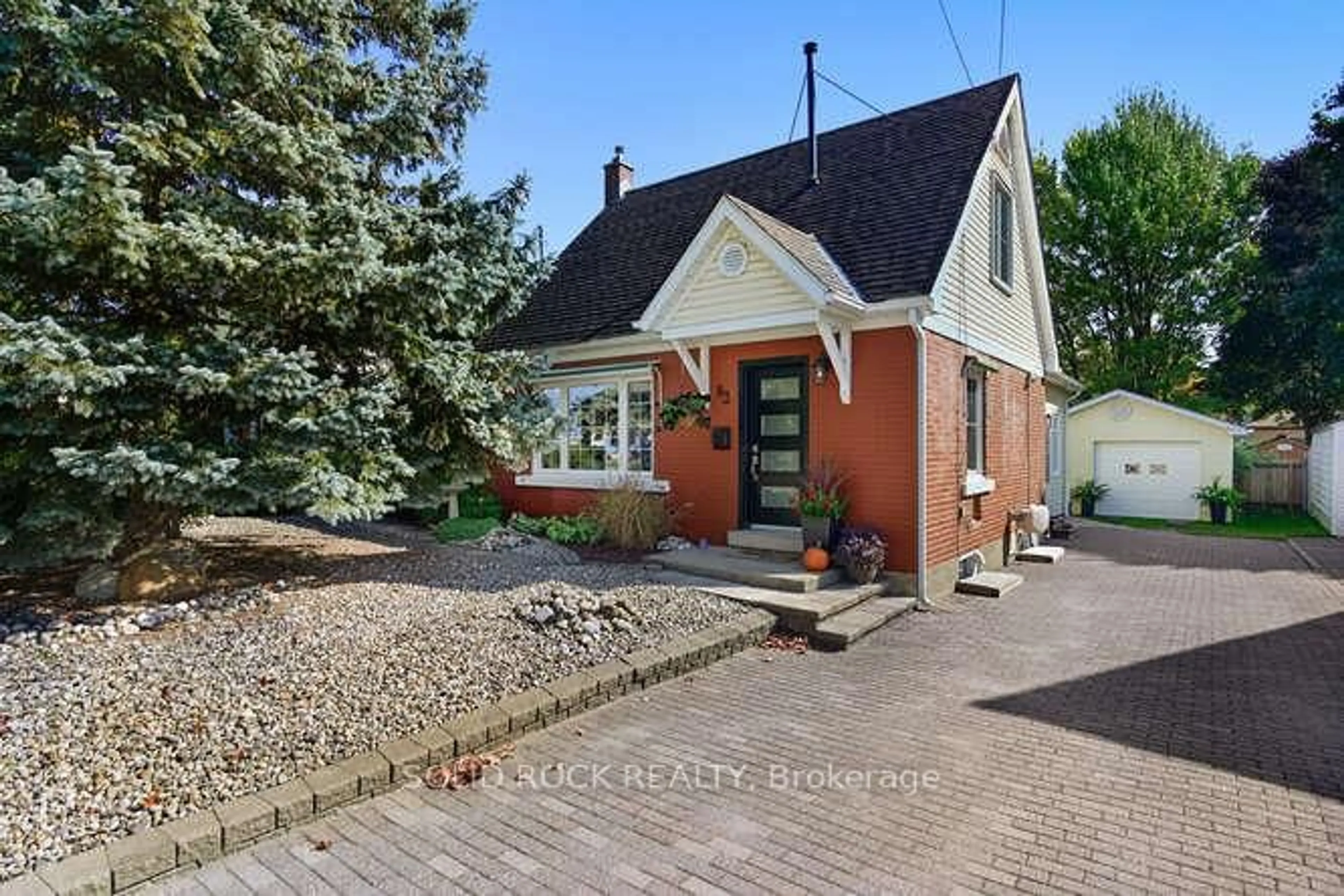 Home with brick exterior material, street for 83 Havelock St, Brockville Ontario K6V 4M2