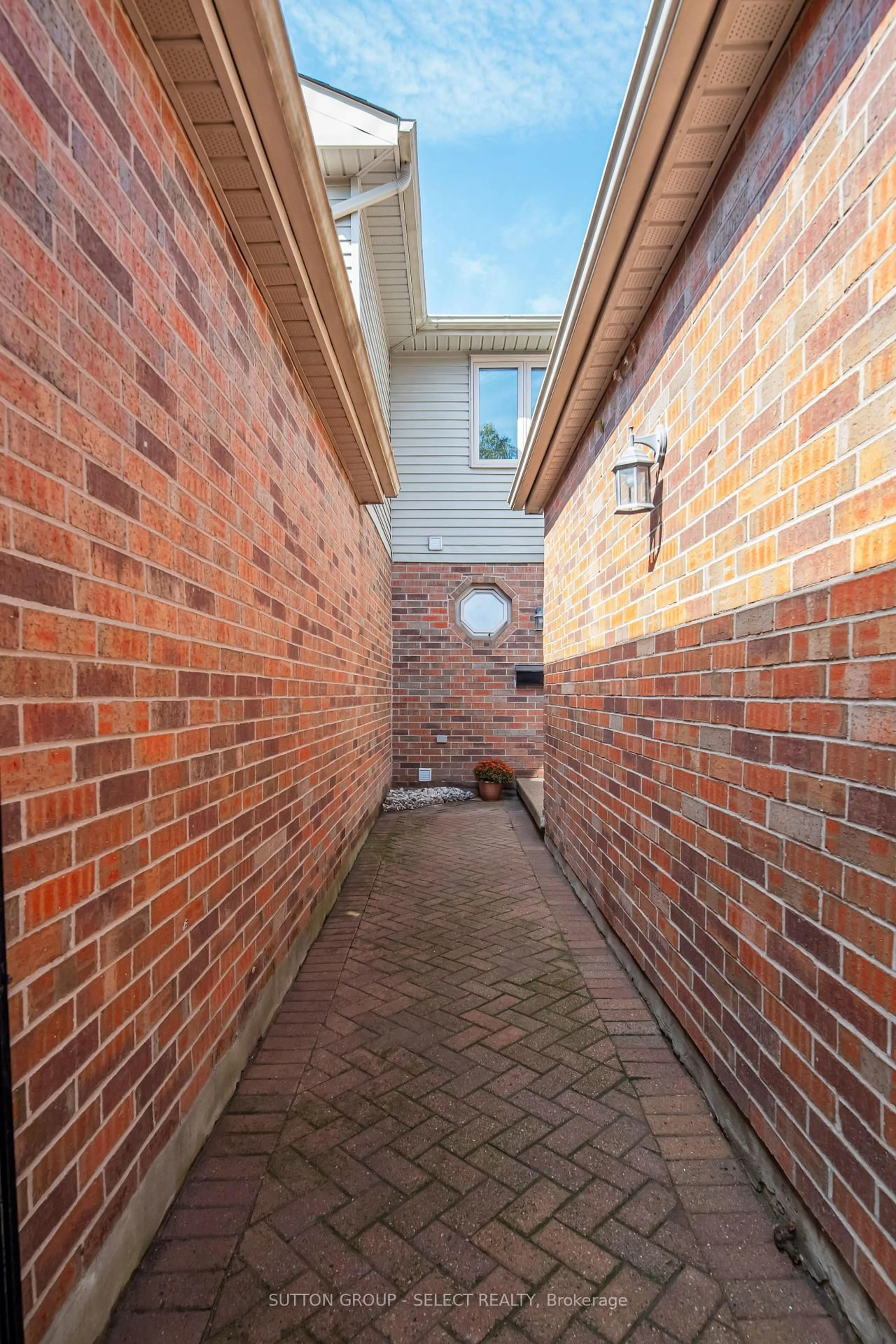 Home with brick exterior material, street for 70 Sunnyside Dr #3, London North Ontario N5X 3W4