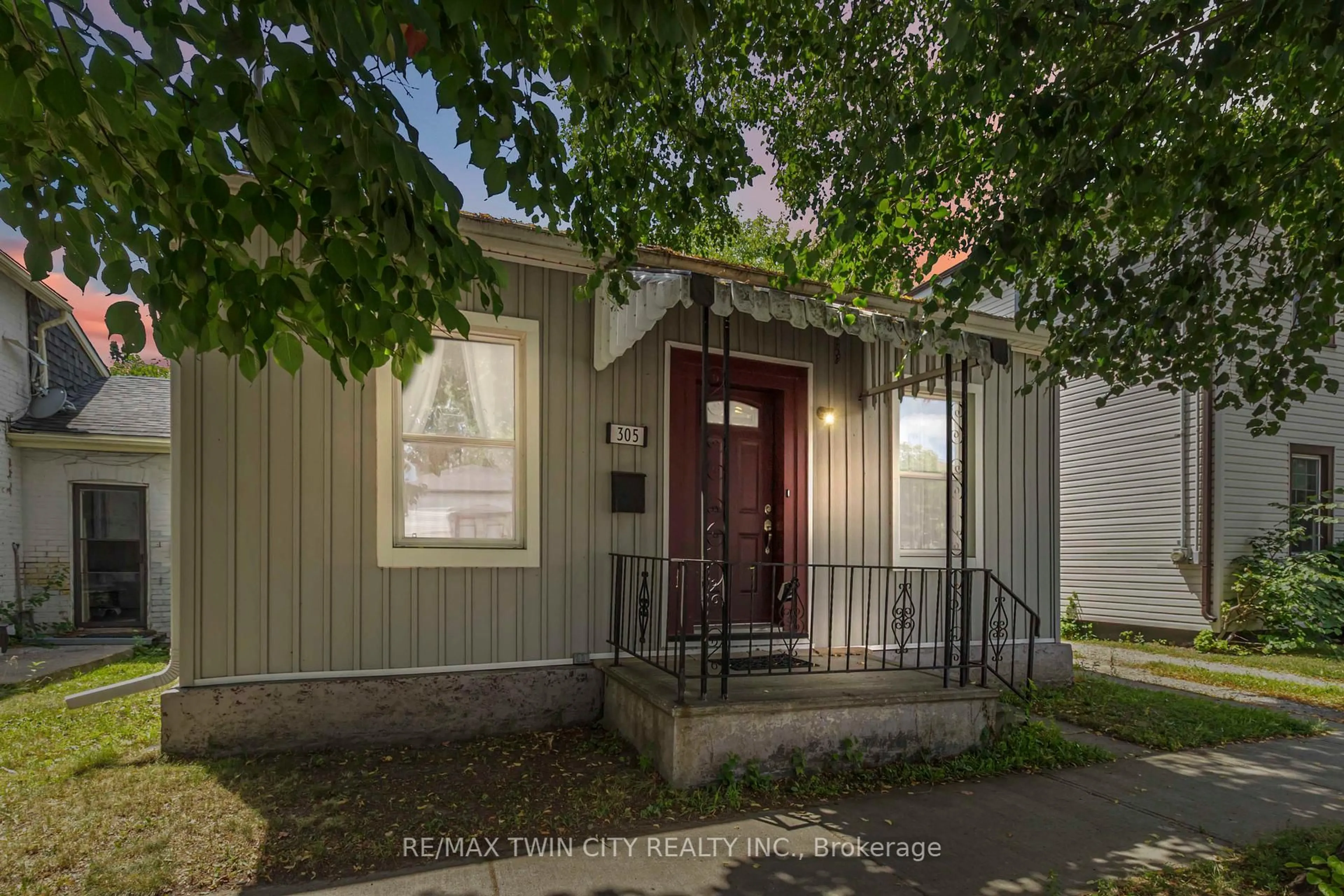 Unknown for 305 Dalhousie St, Brantford Ontario N3S 3V6