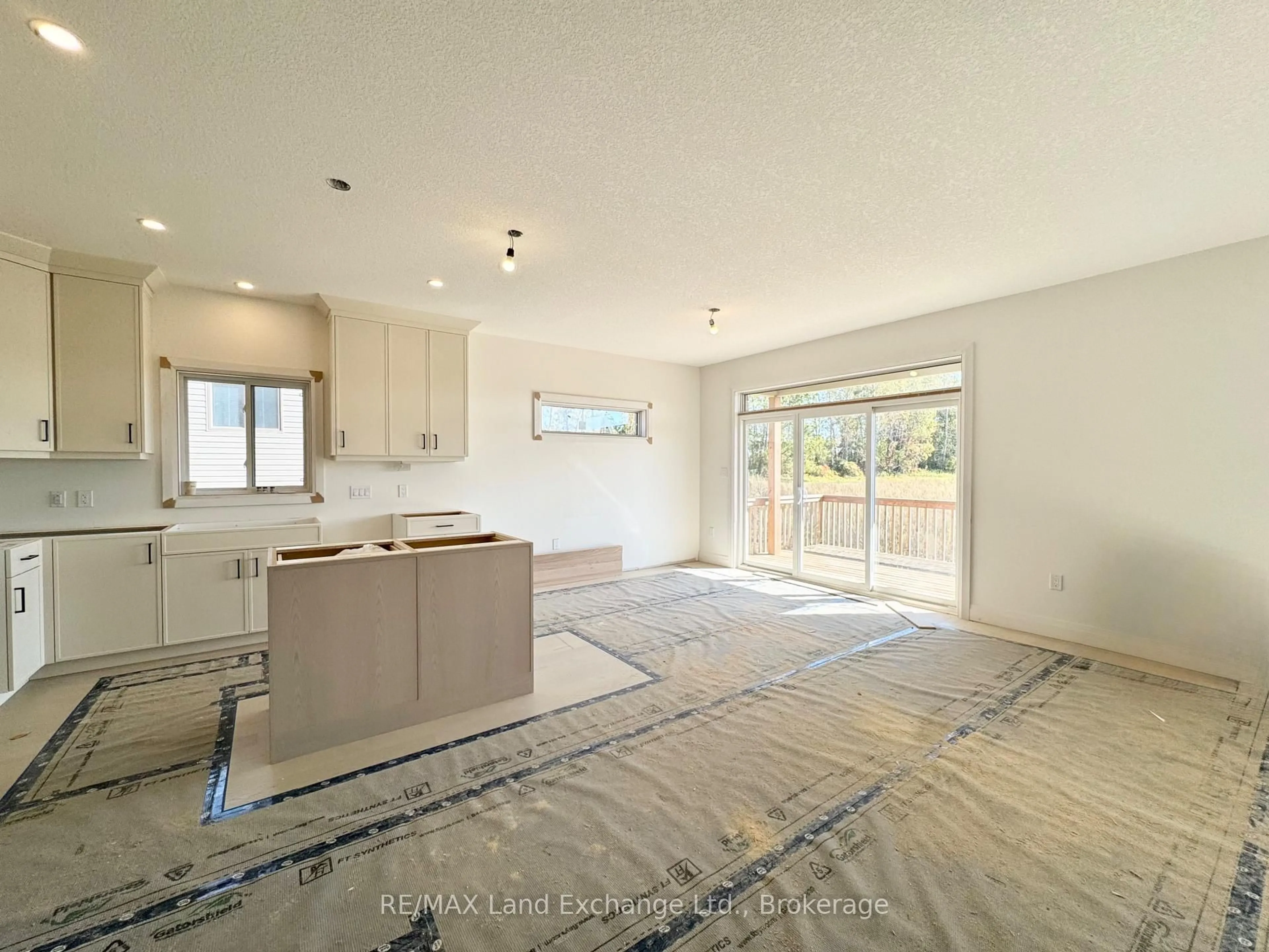 Open concept kitchen, unknown for 379 Ridge St, Saugeen Shores Ontario N0H 2C3