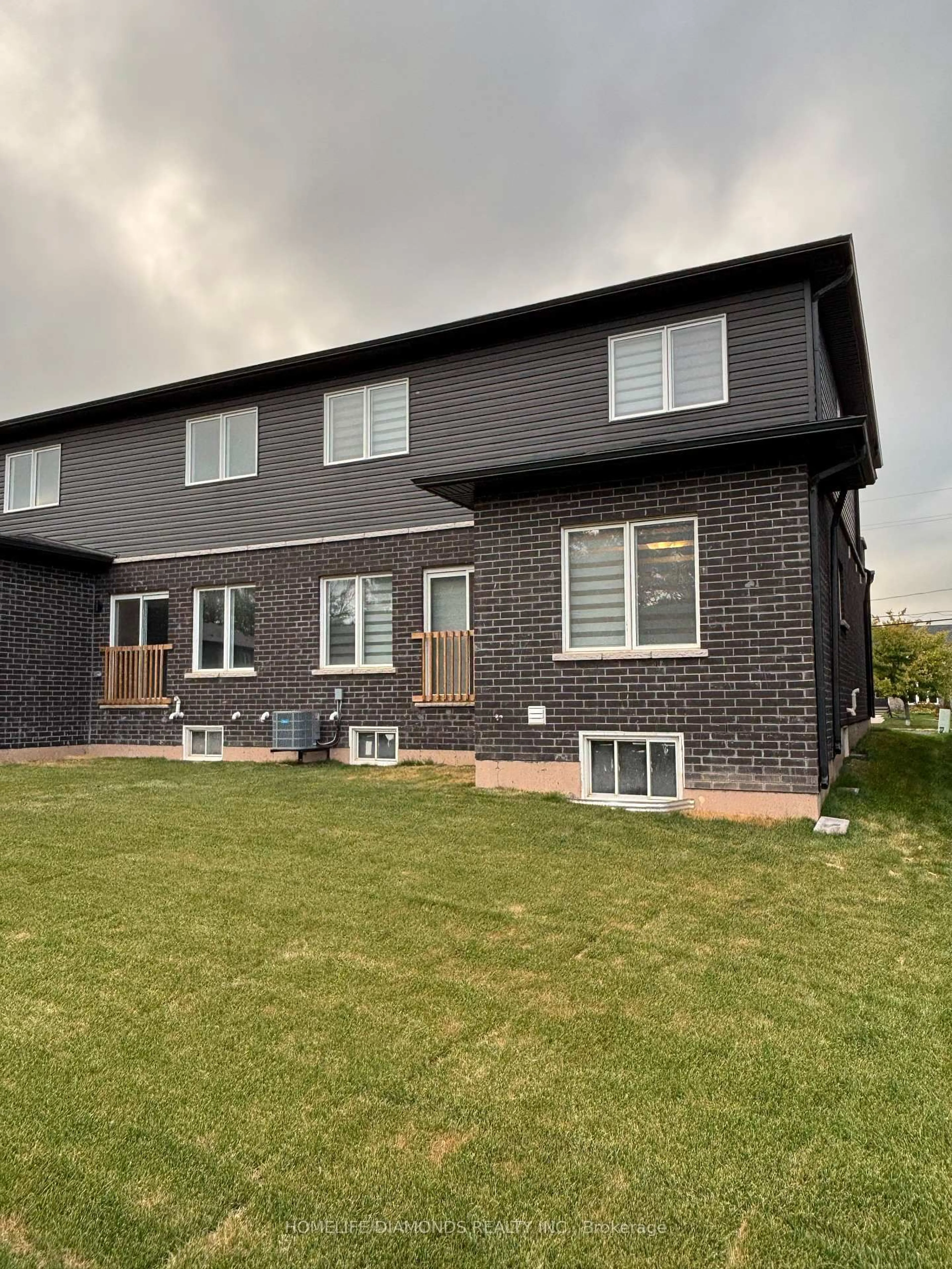 Home with brick exterior material, building for 3243 DOMINION Rd, Fort Erie Ontario L0S 1N0