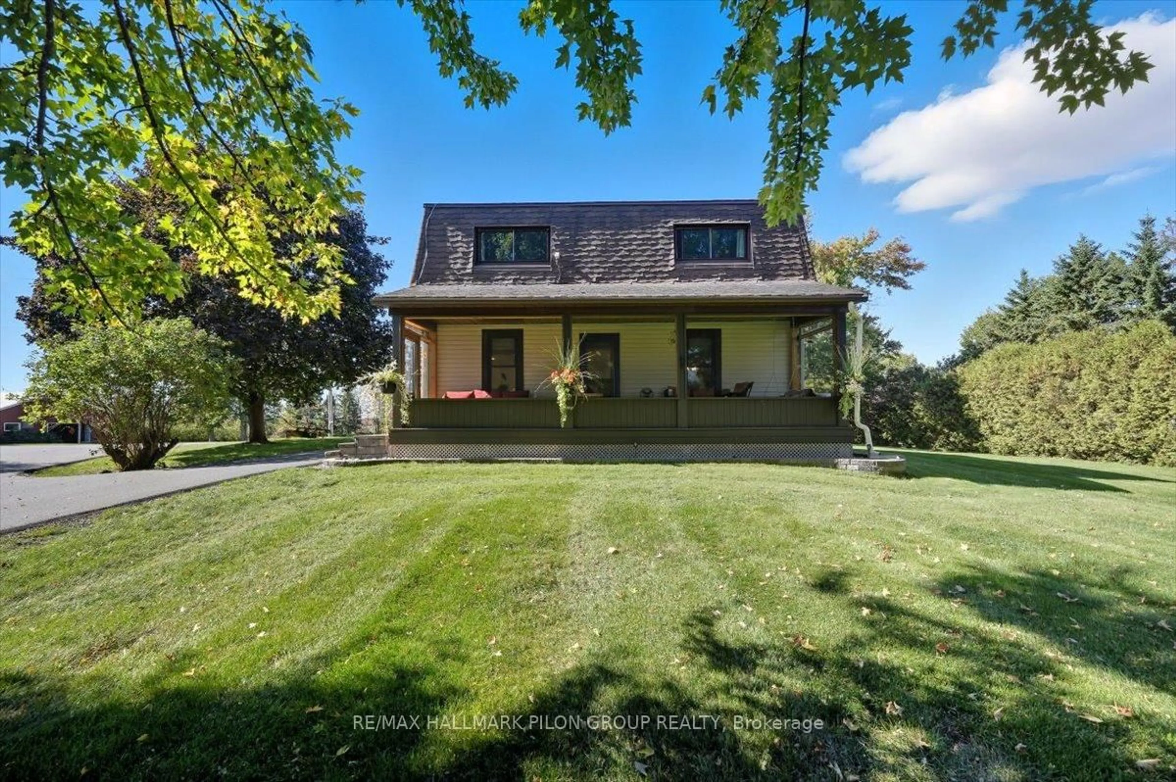A pic from outside/outdoor area/front of a property/back of a property/a pic from drone, street for 3172 8th Line Rd, Metcalfe Ontario K0A 2P0