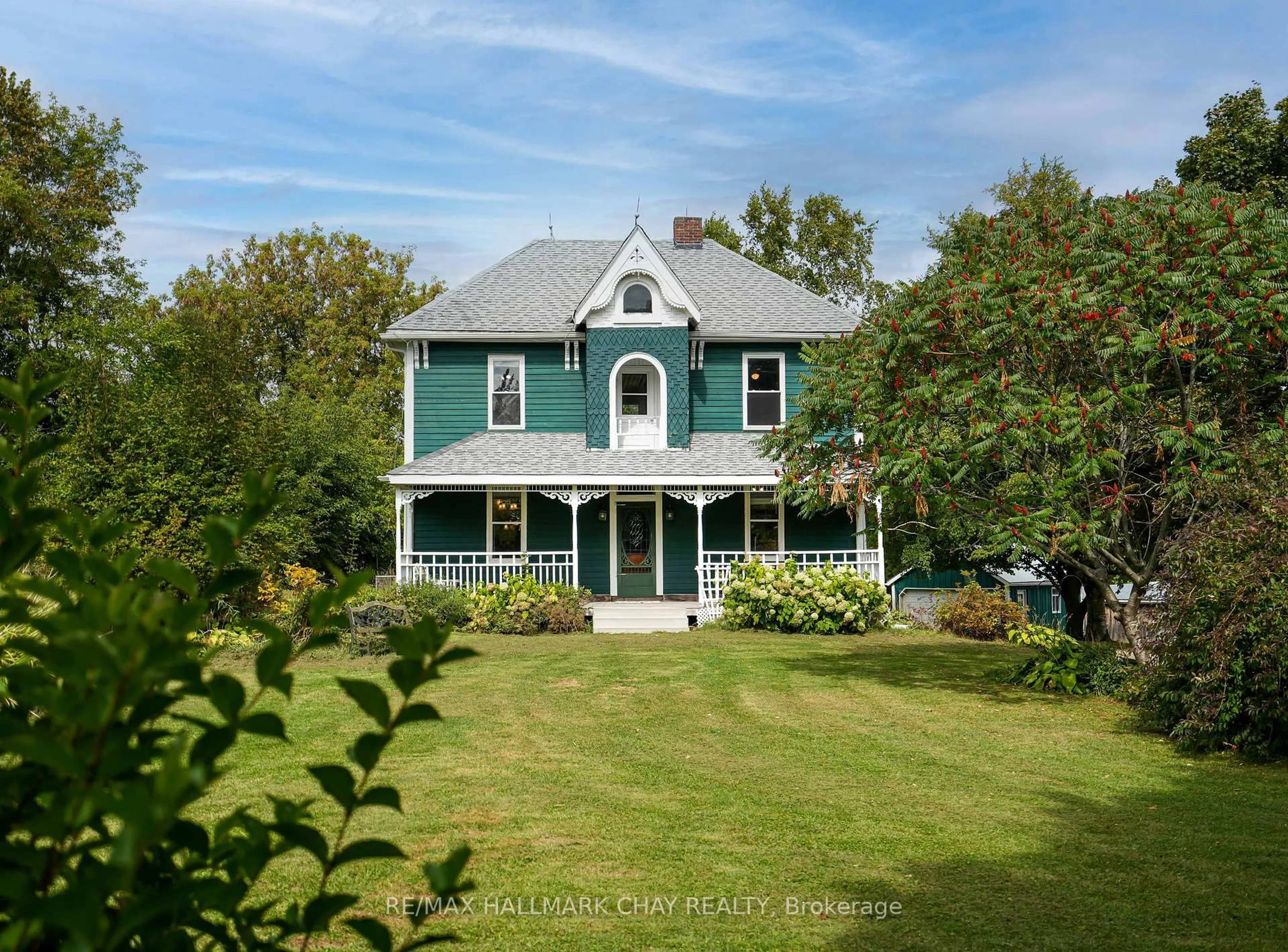 A pic from outside/outdoor area/front of a property/back of a property/a pic from drone, unknown for 347357 15 Sdrd, Mono Ontario L9W 6S4