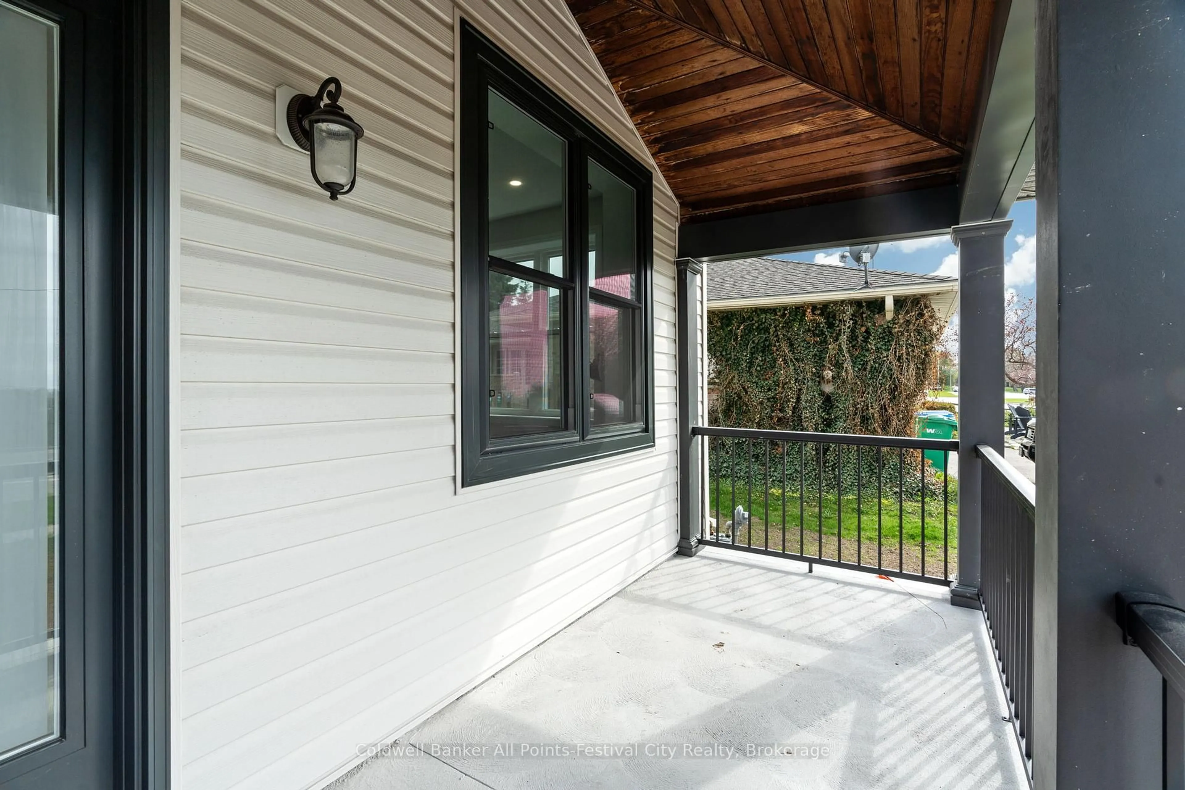 Patio, street for 82 Gloucester Terr, Goderich Ontario N7A 1W8