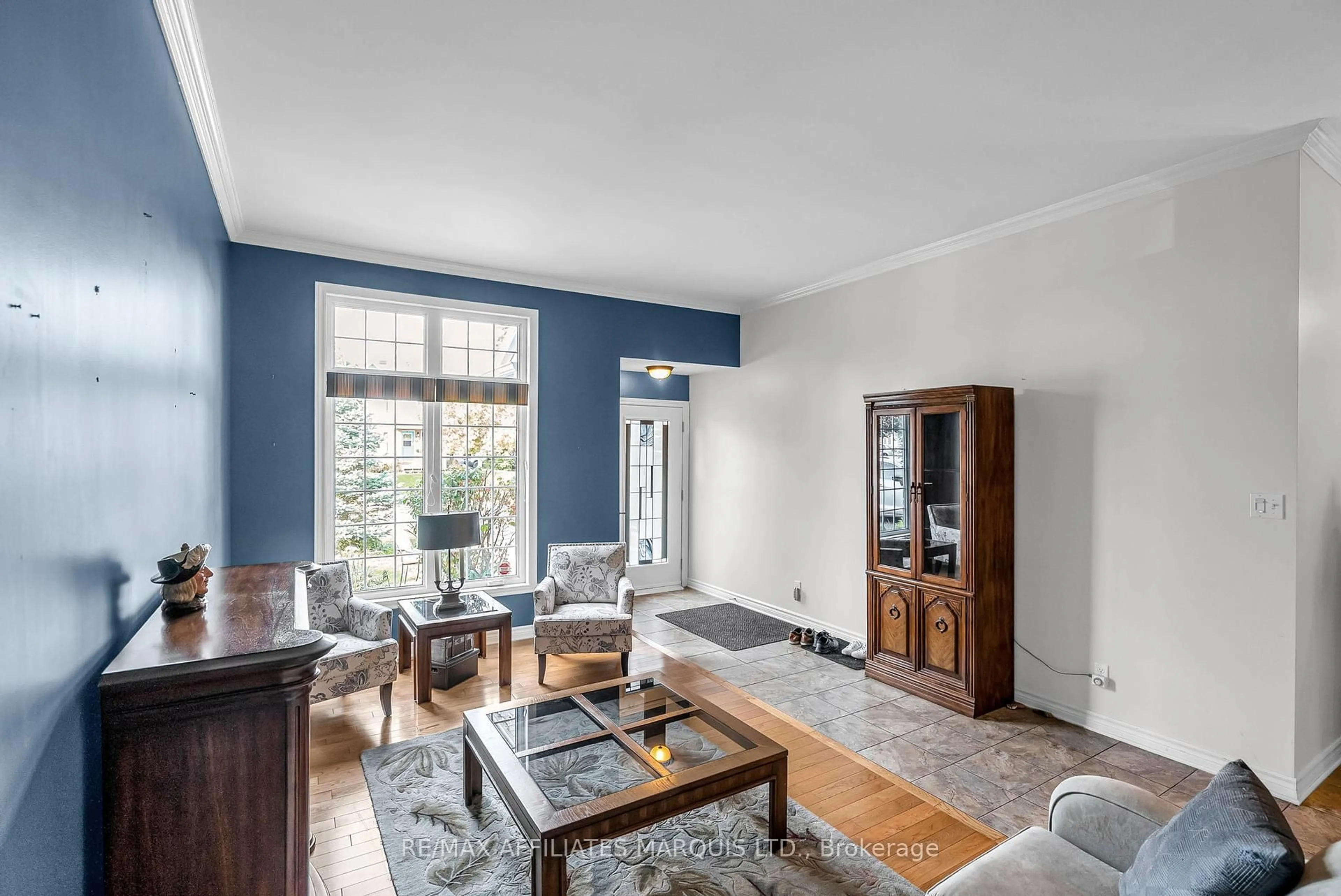 Living room with furniture, unknown for 306 Ellen Ave, Cornwall Ontario K6J 0A2